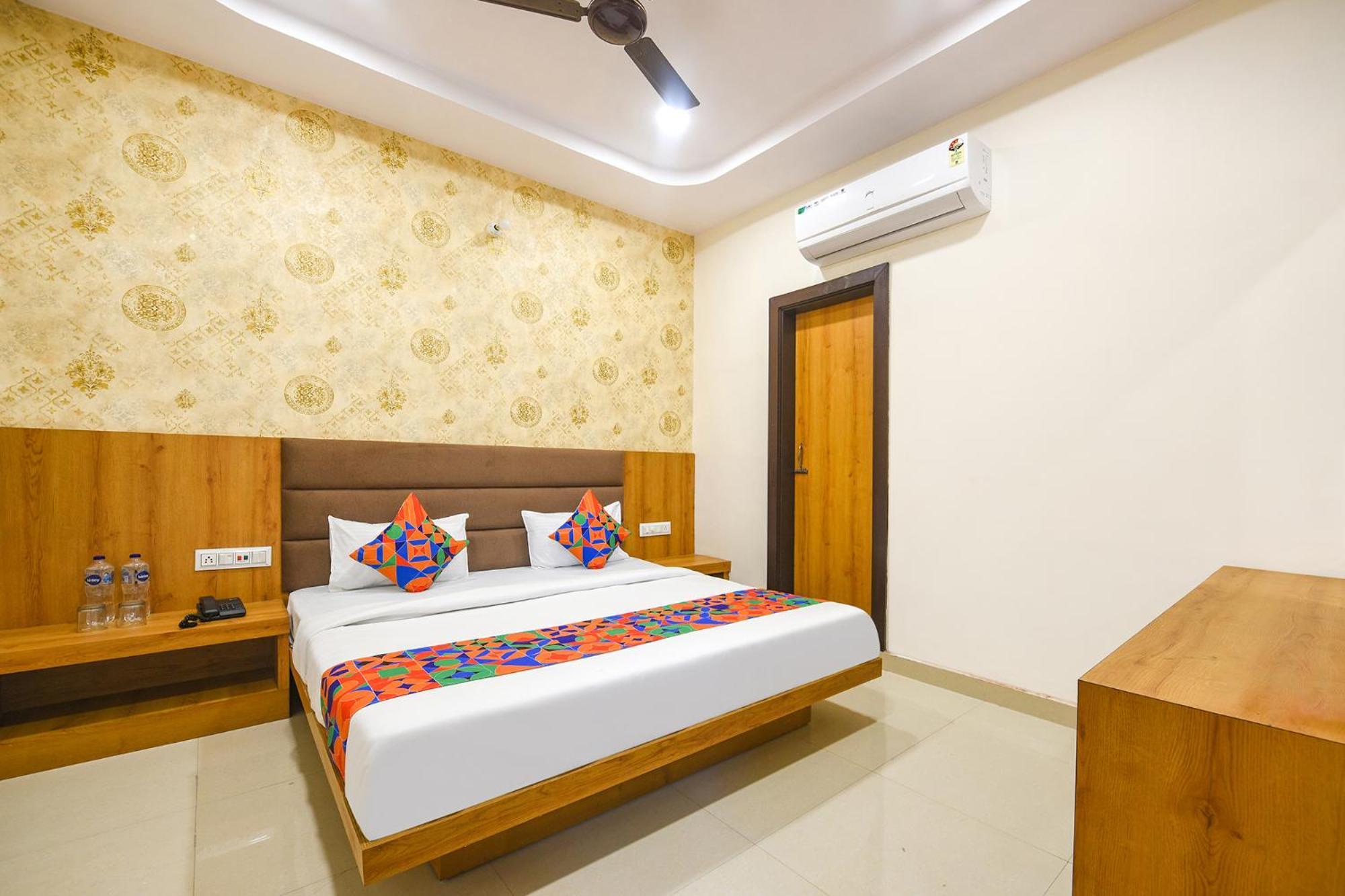 Hotel Fabhotel Golden Tree 3*