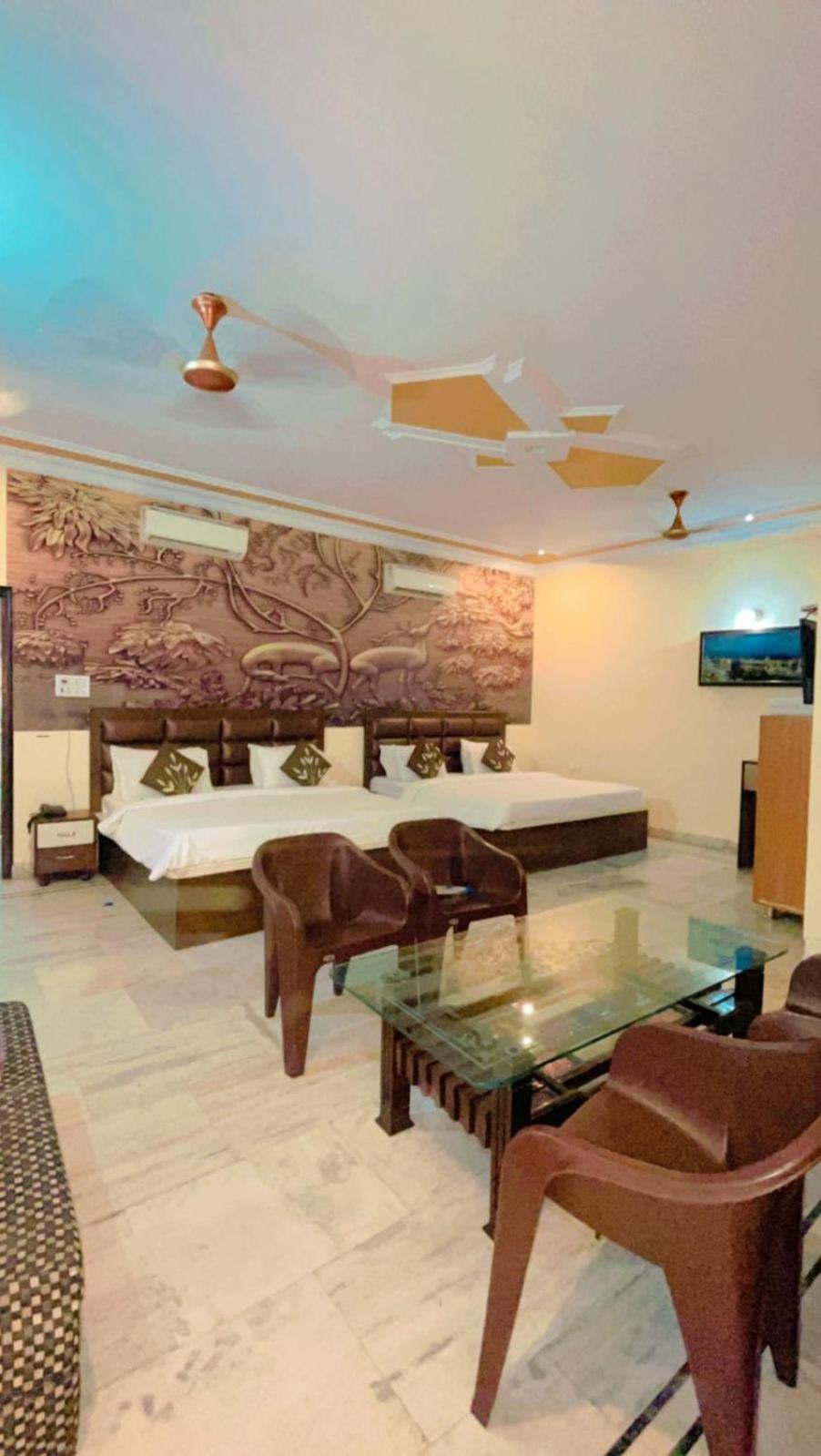 Varinda Hotel