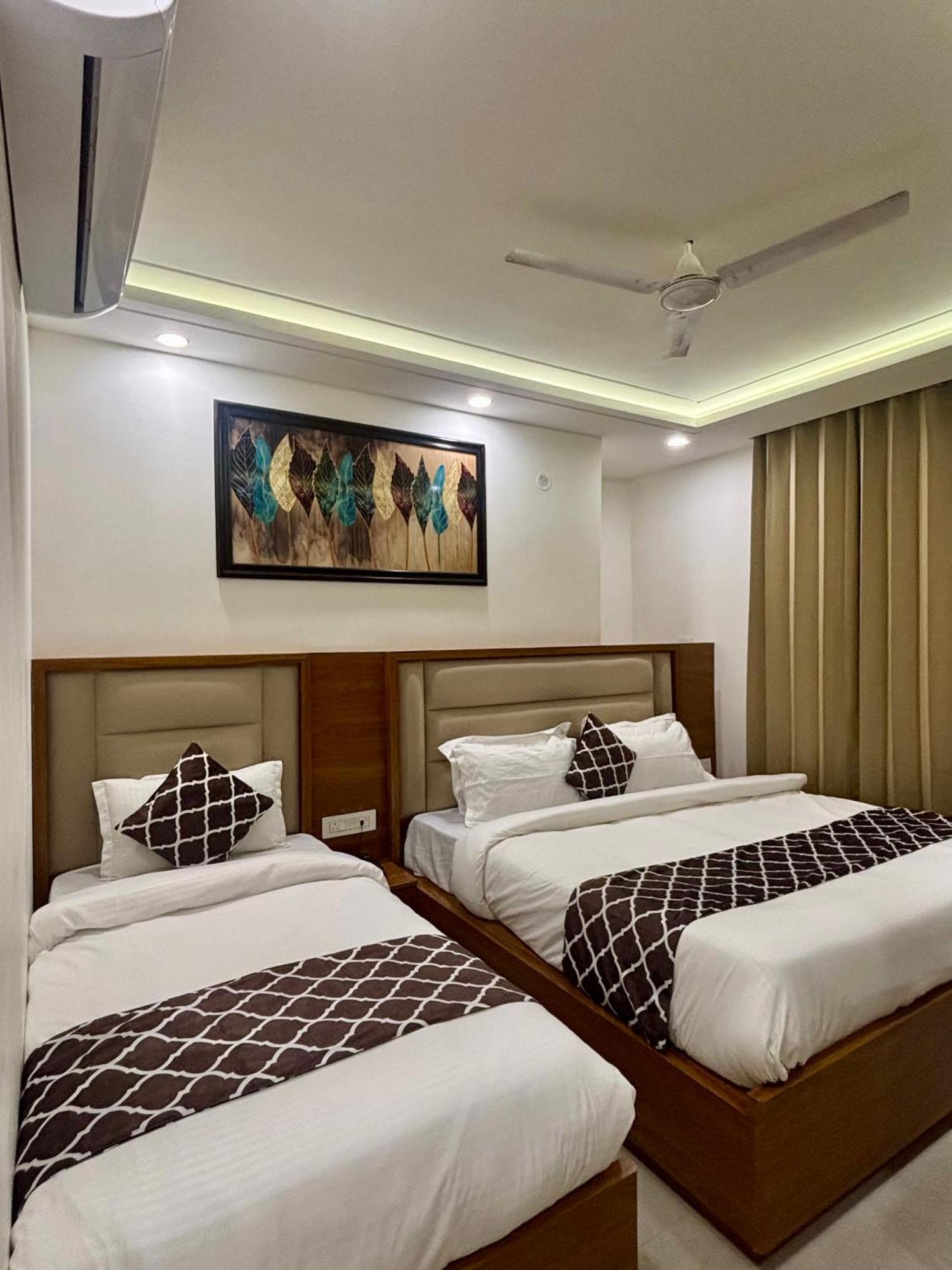 G R Residency Golden Temple Just 2 Mins Walking Distance From 2*