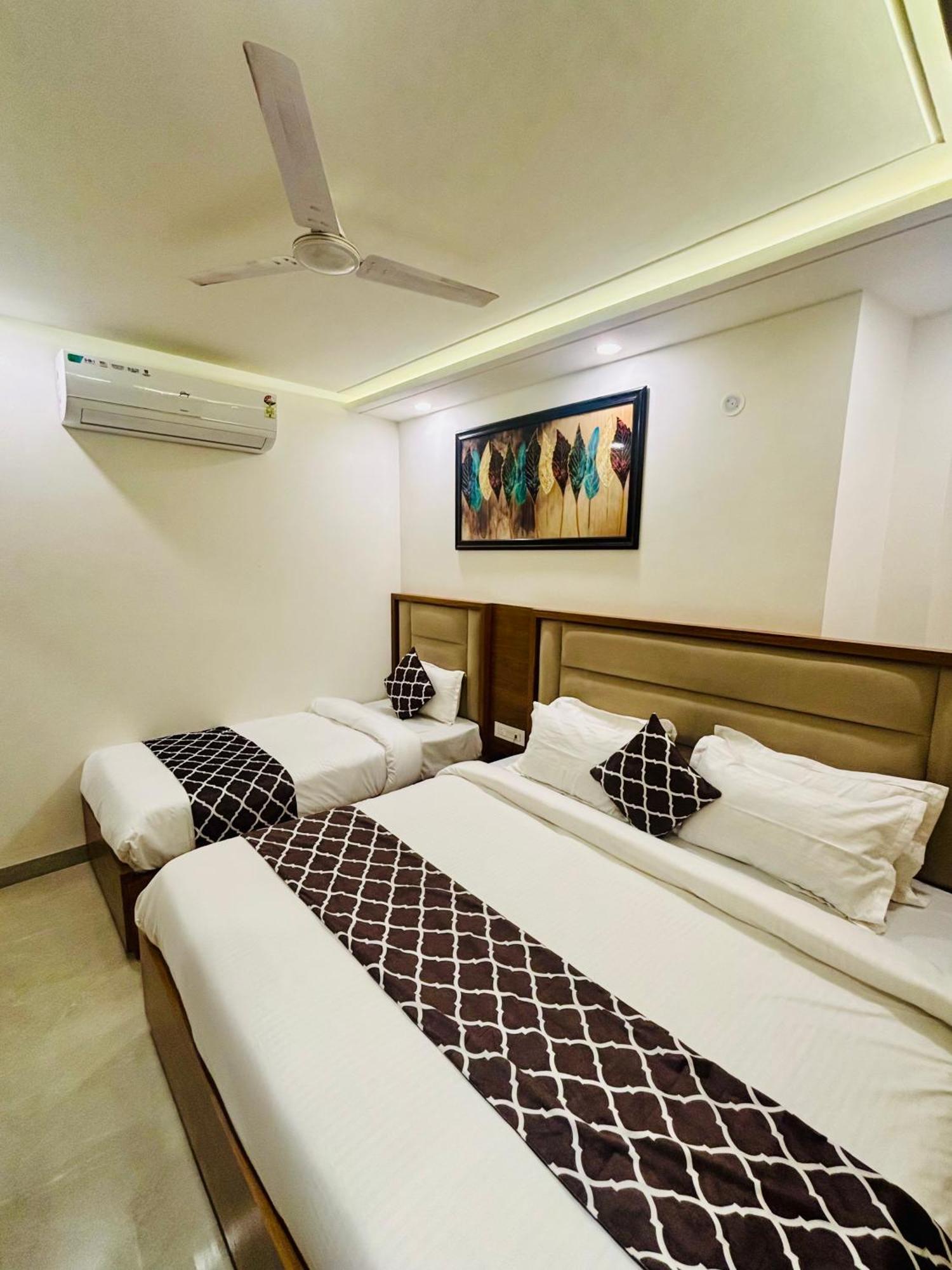 G R Residency Golden Temple Just 2 Mins Walking Distance From Amritsar