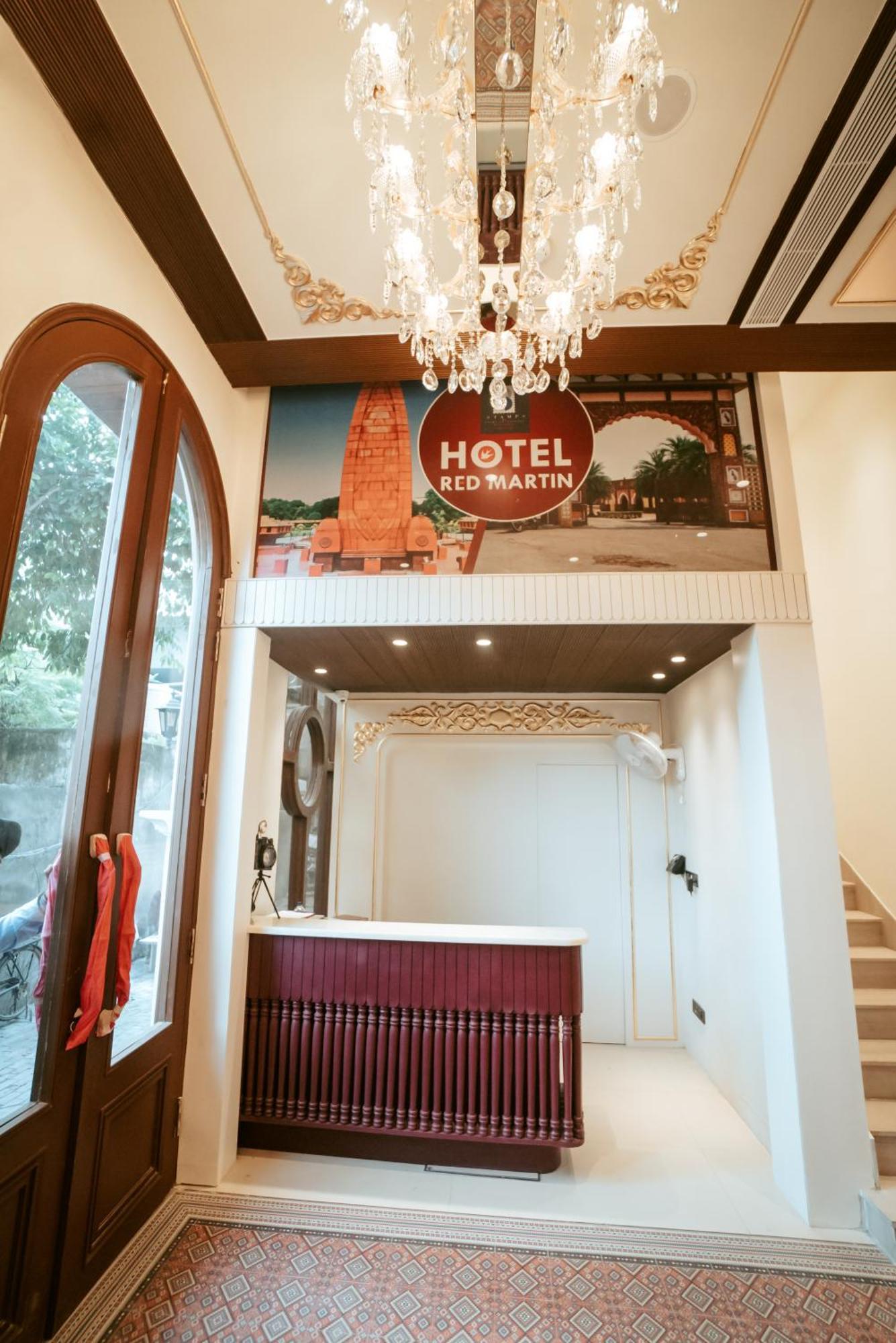 Hotel Stamps Red Martin By Eight Continents - 70 Steps From Golden Temple 3*
