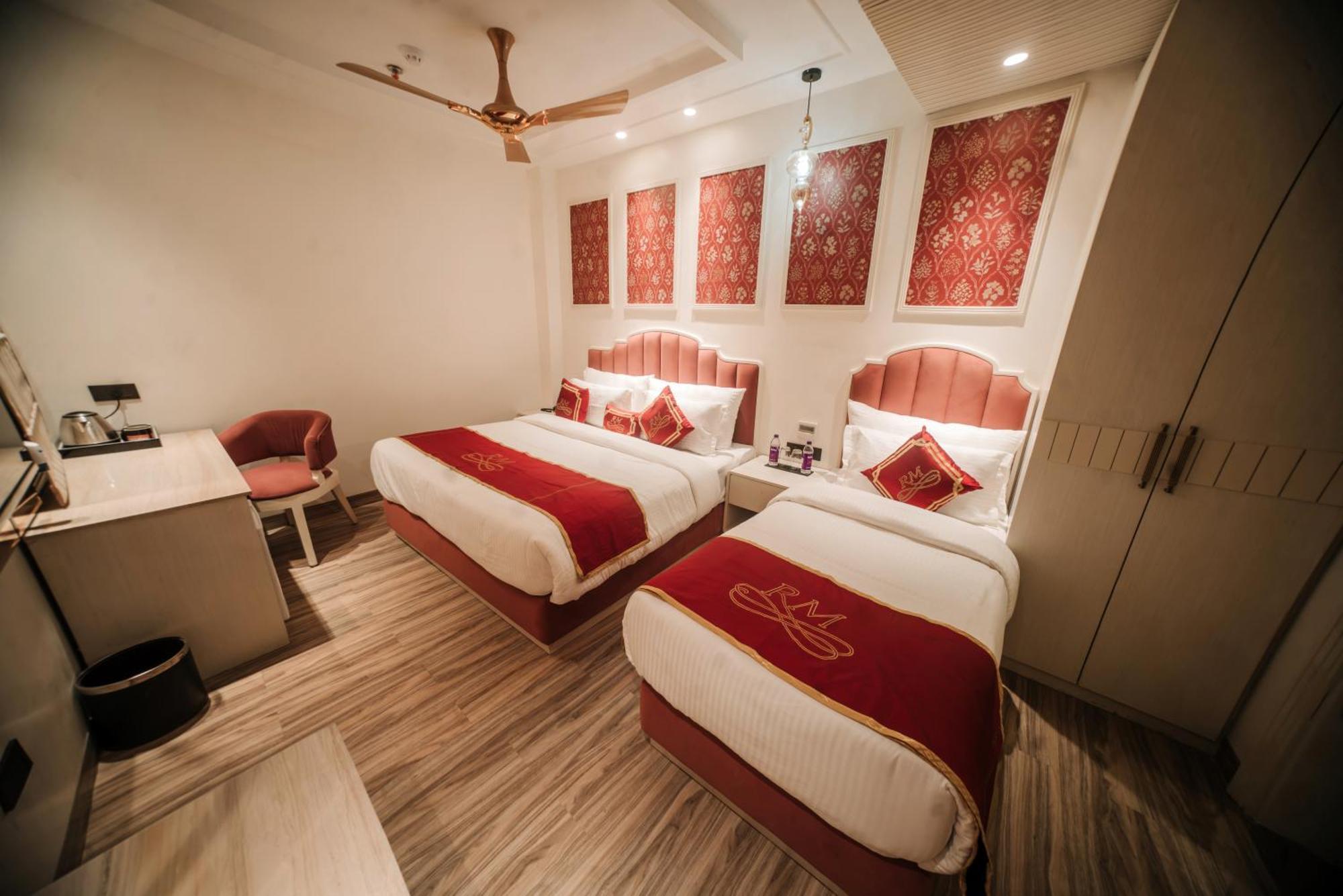 Hotel Stamps Red Martin By Eight Continents - 70 Steps From Golden Temple 3*