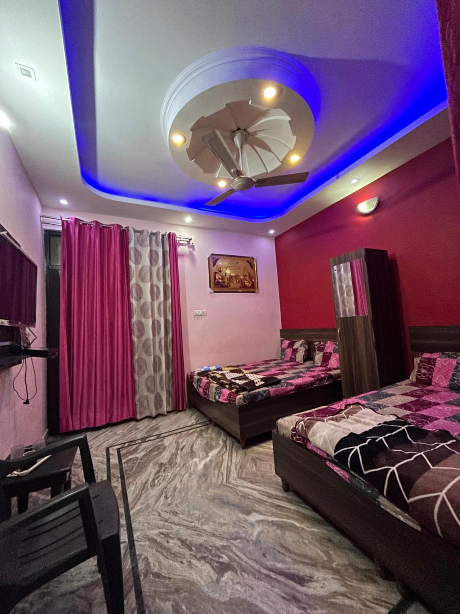 S4 Home Stay Hotel - Five Mint Walk From Golden Temple Bed & Breakfast Amritsar
