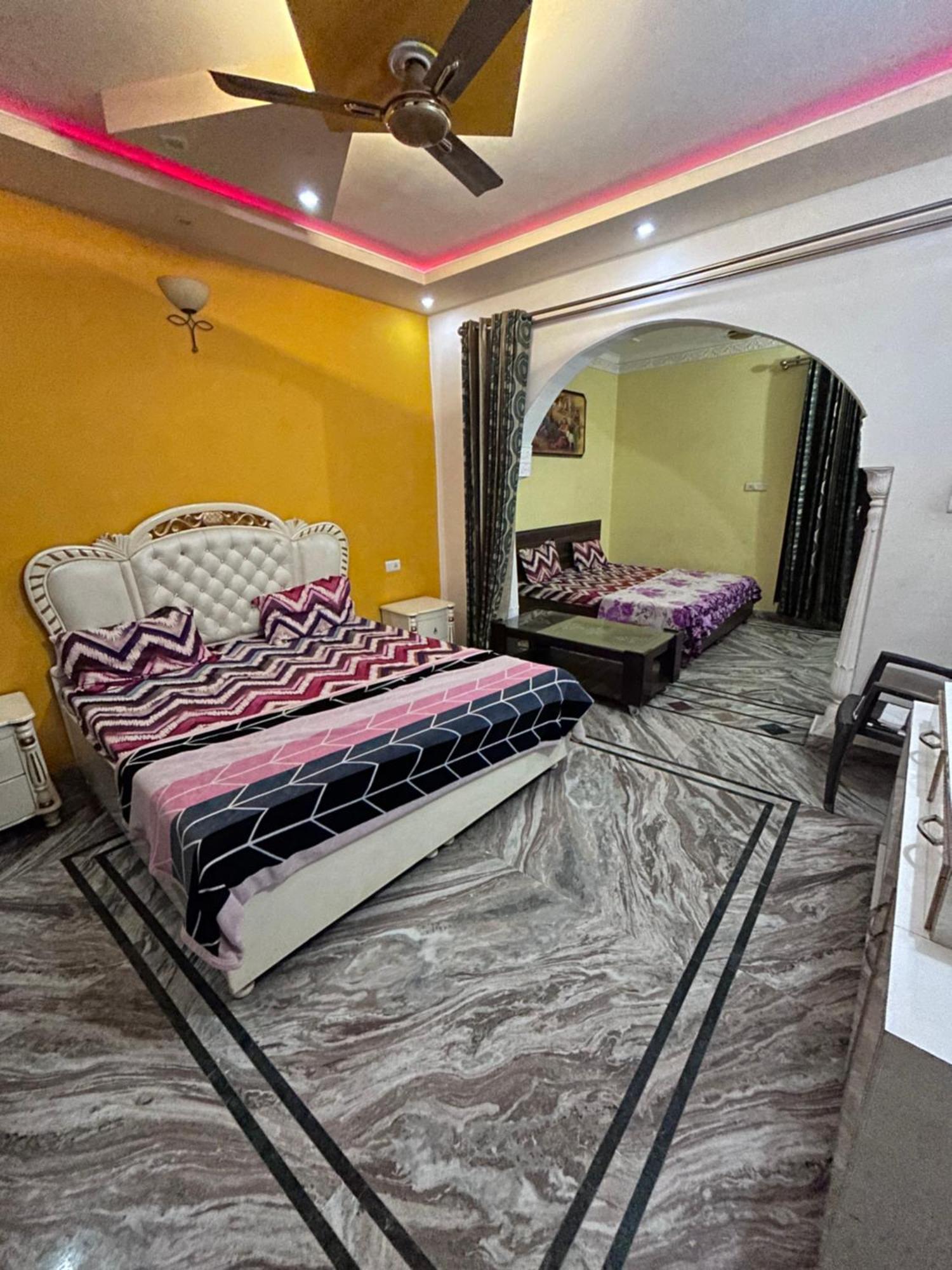S4 Home Stay Hotel - Five Mint Walk From Golden Temple Amritsar