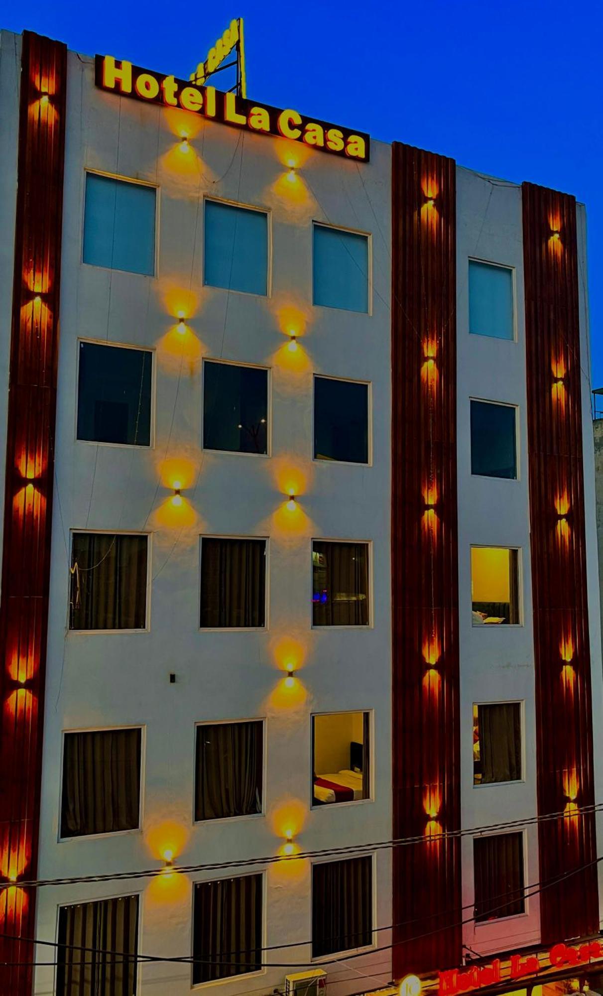 Hotel Golden Temple View - Rated & Awarded In