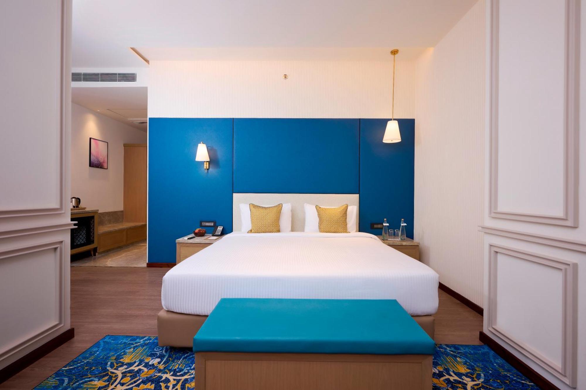 Hotel Sarovar Premiere