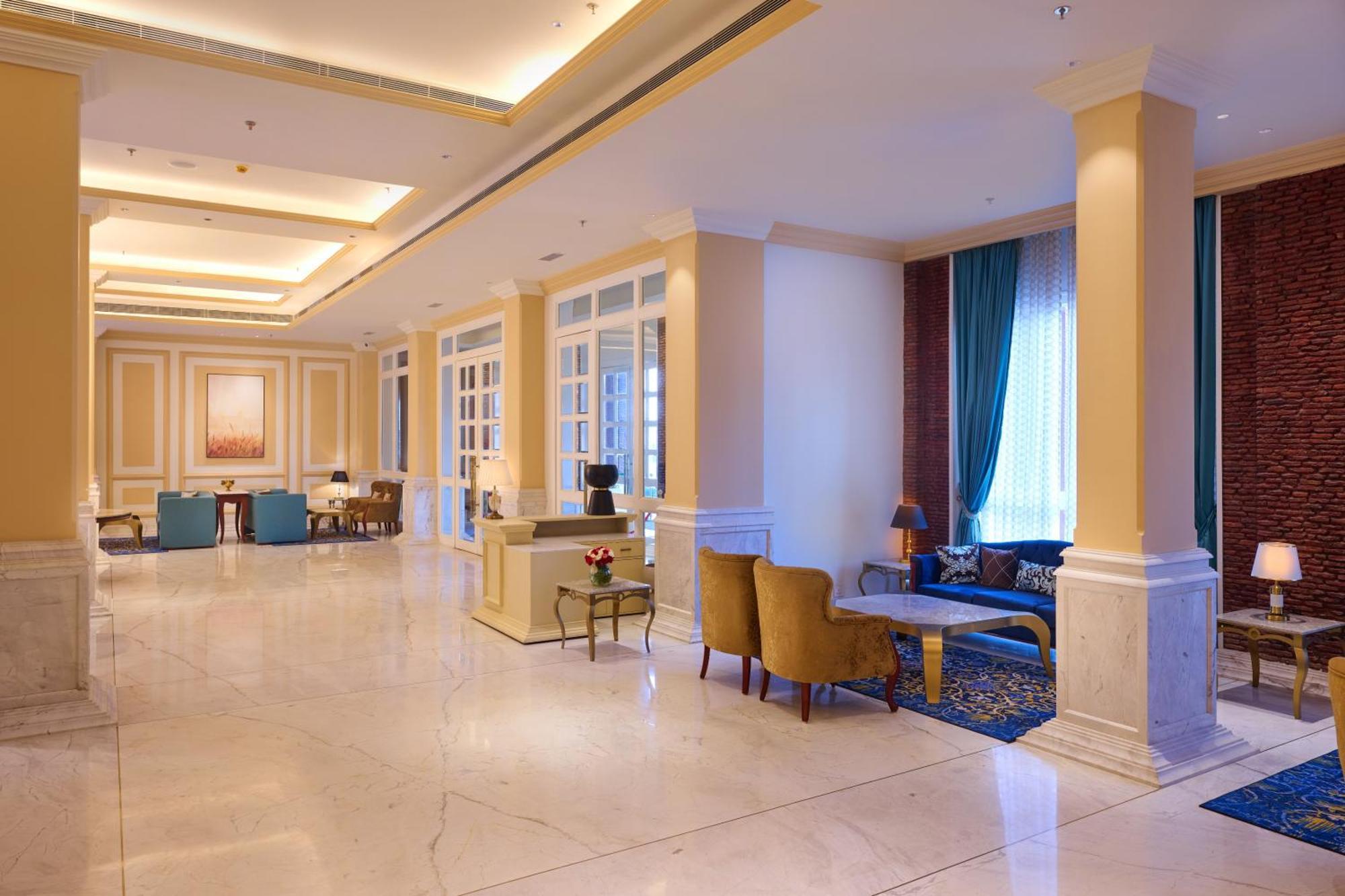Hotel Sarovar Premiere 5*