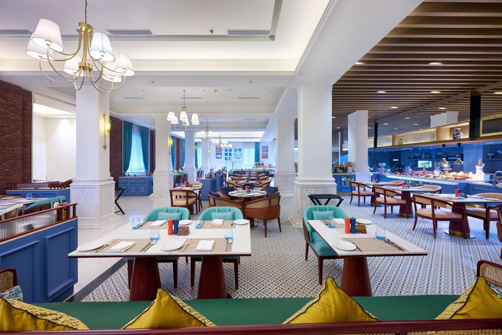 Hotel Sarovar Premiere