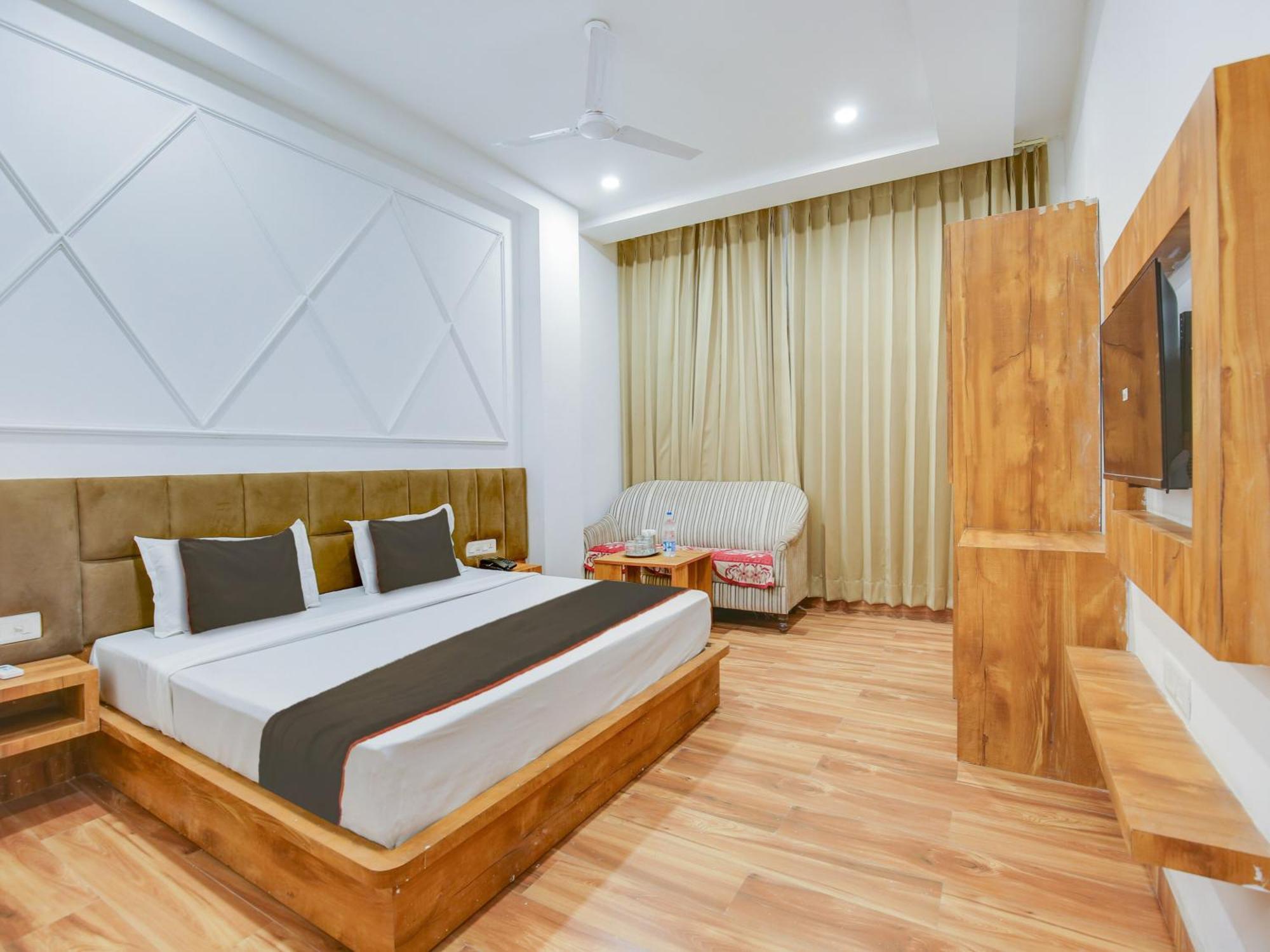 Collection O Amar Hotel 4*