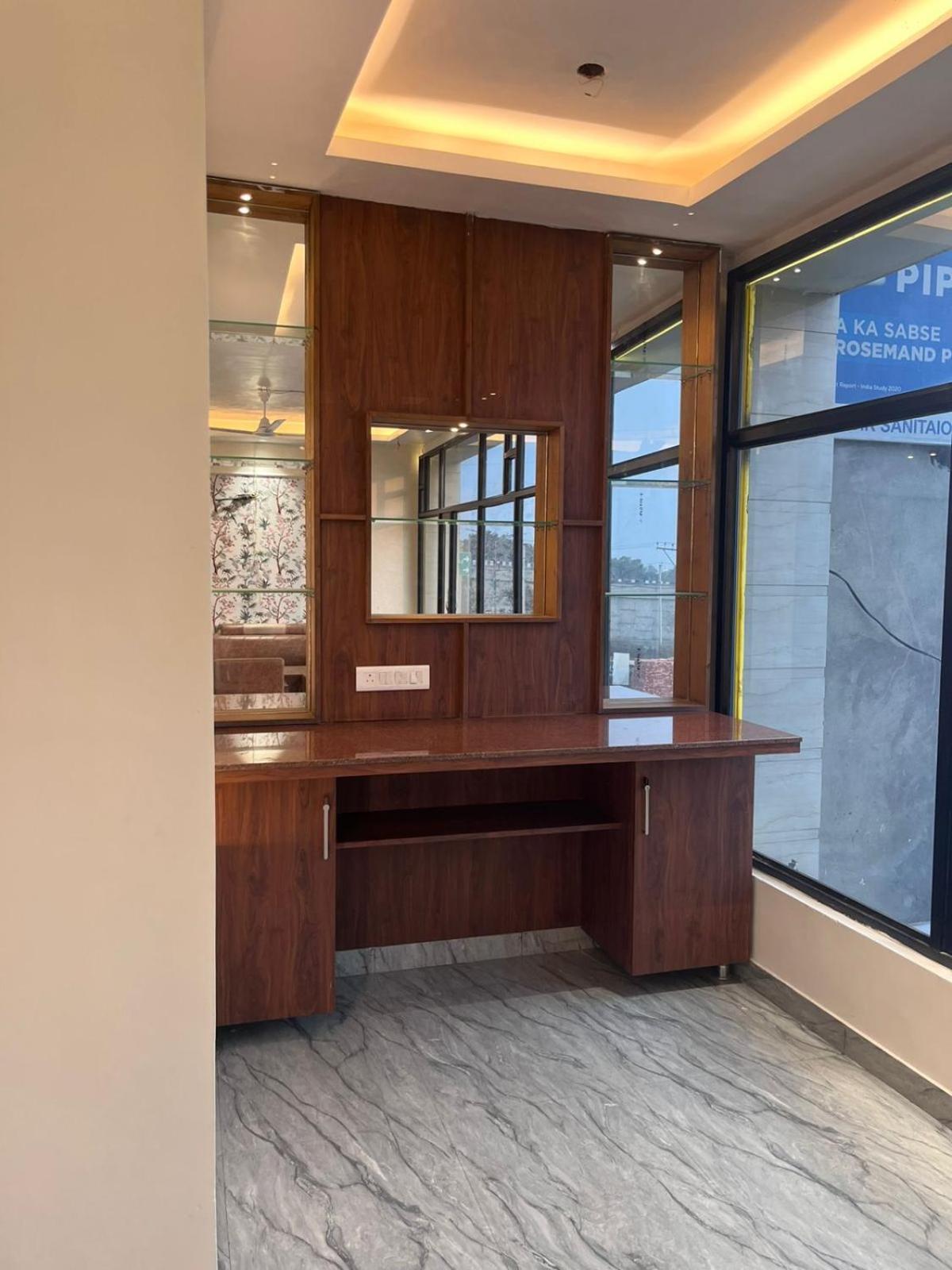 Phoenix Wedding & Apartment
