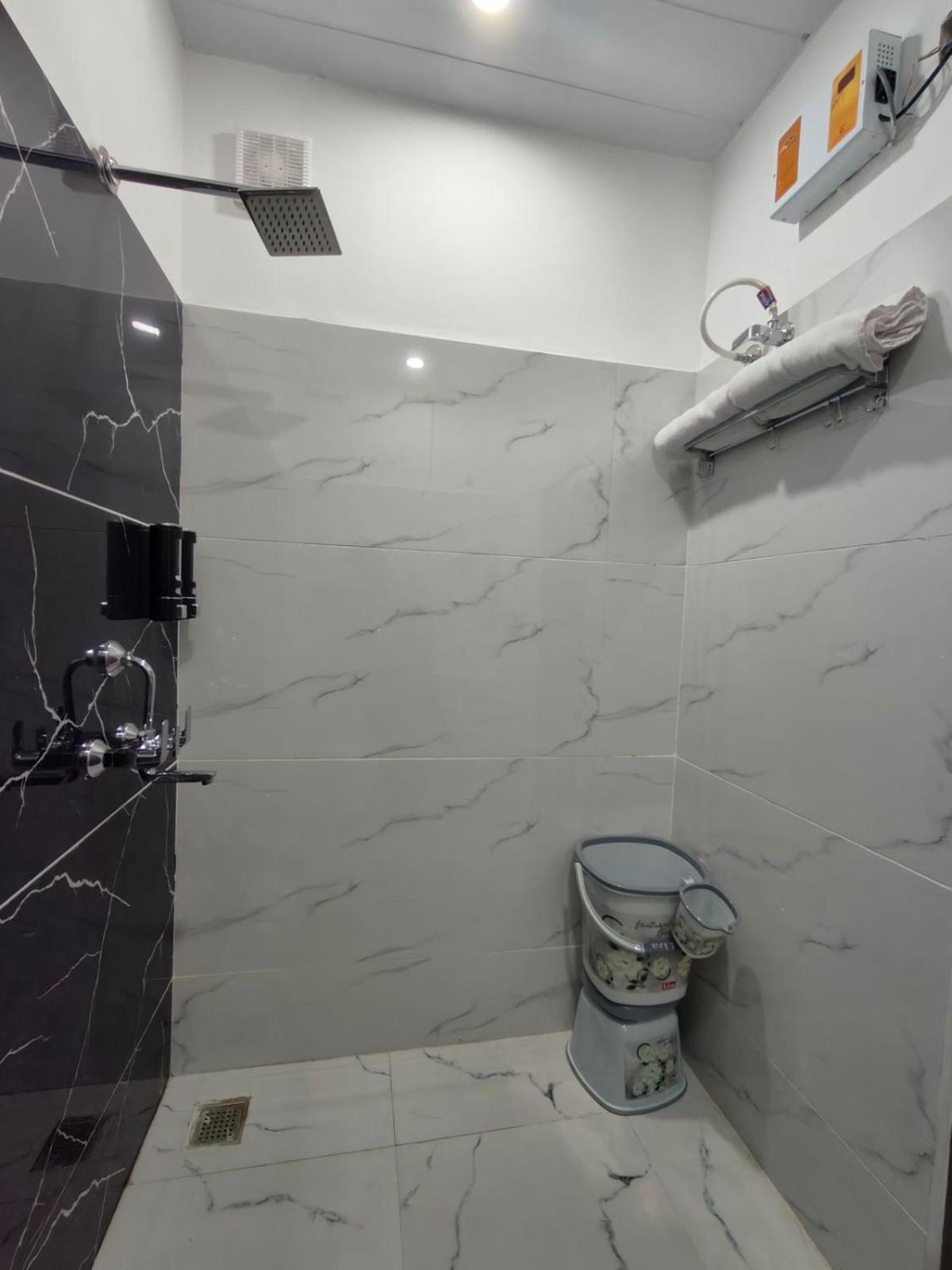 Hotel Golden Oak- 5 Min Walk From Golden Temple Amritsar