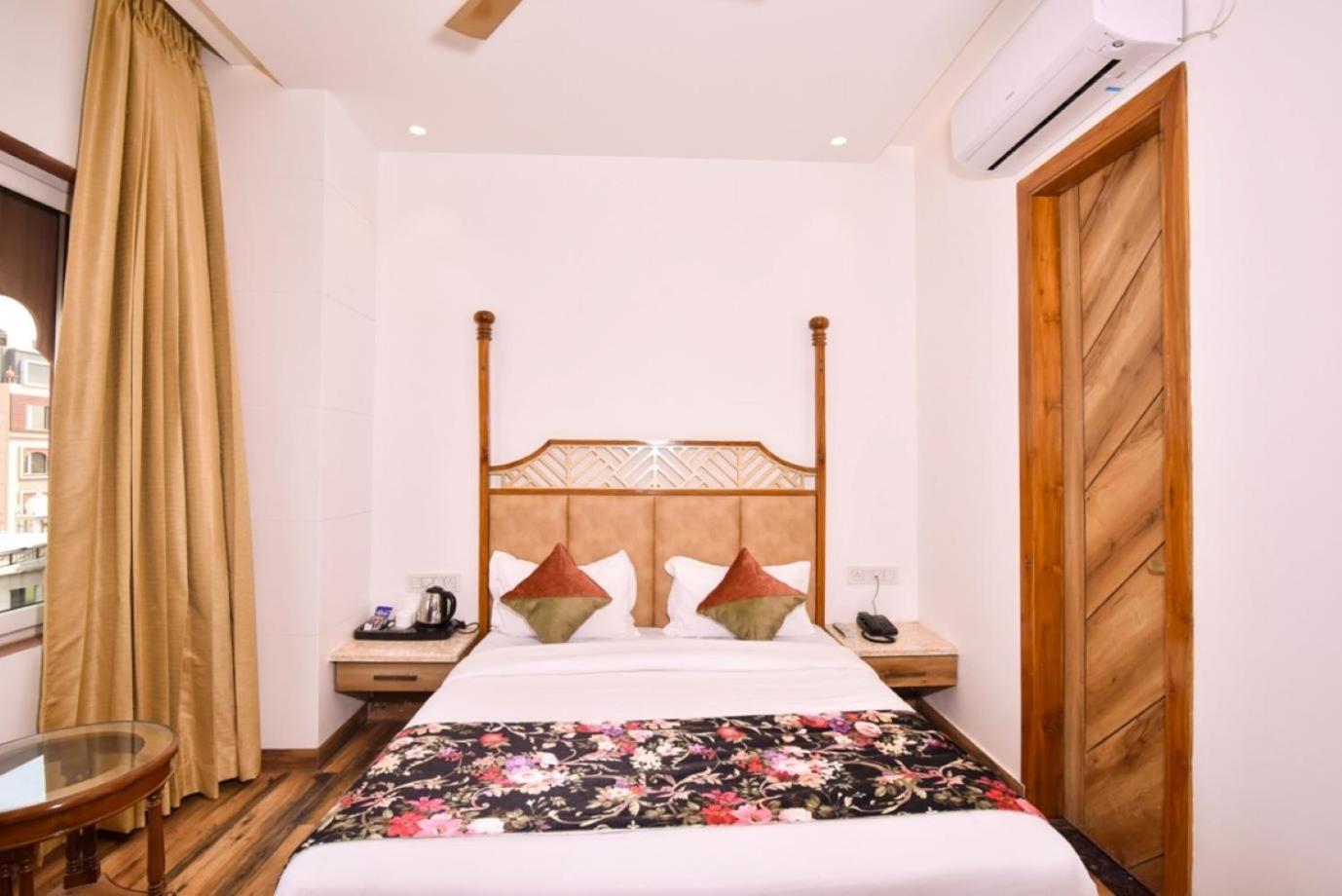 Hotel Rv Golden 50 Mtr From Golden Temple Amritsar