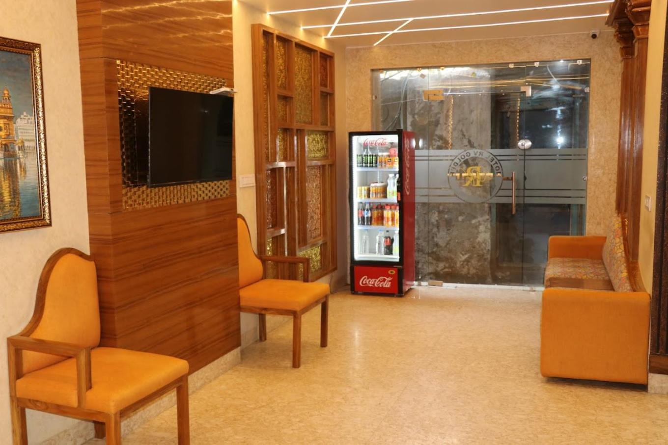 Hotel Rv Golden 50 Mtr From Golden Temple Amritsar