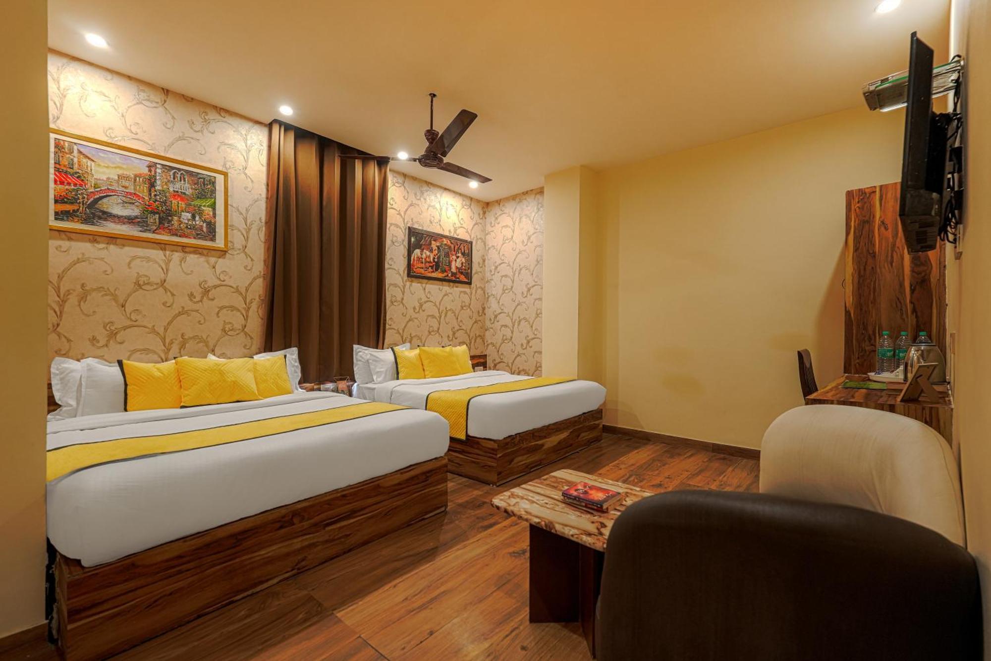 Sallow Grand Hotel 3*