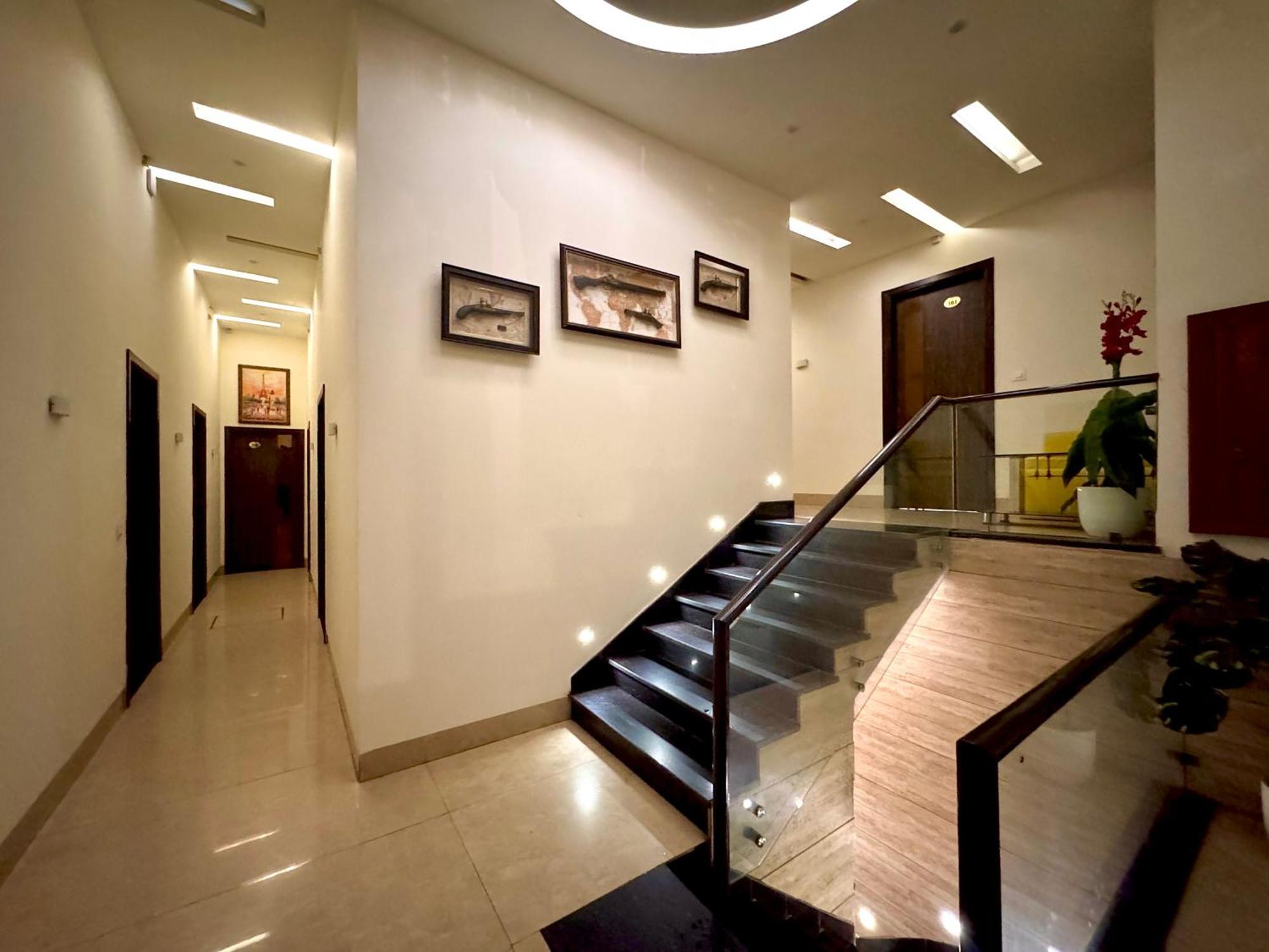 Sehdev Residency Hotel 3*