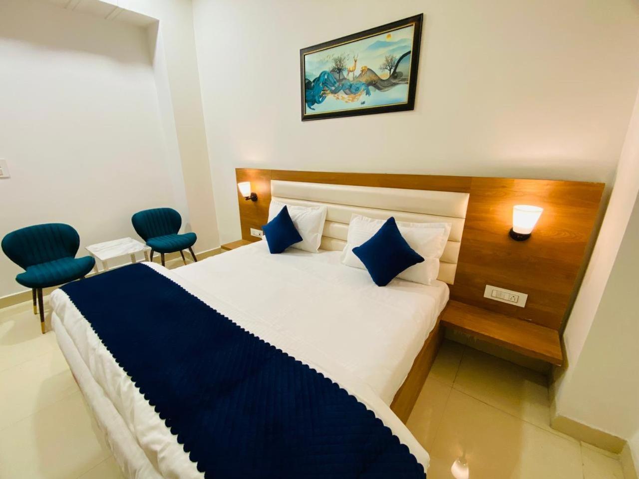 Ry Luxuries Hotel Amritsar