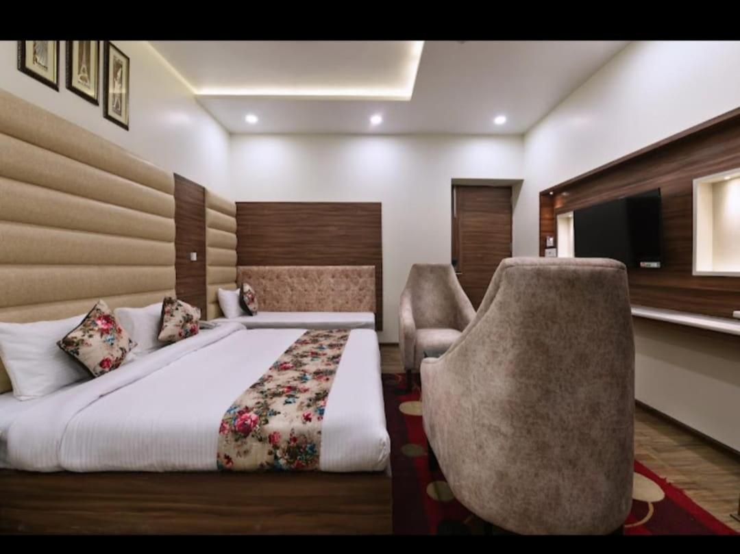 Yonit Hotel 4*