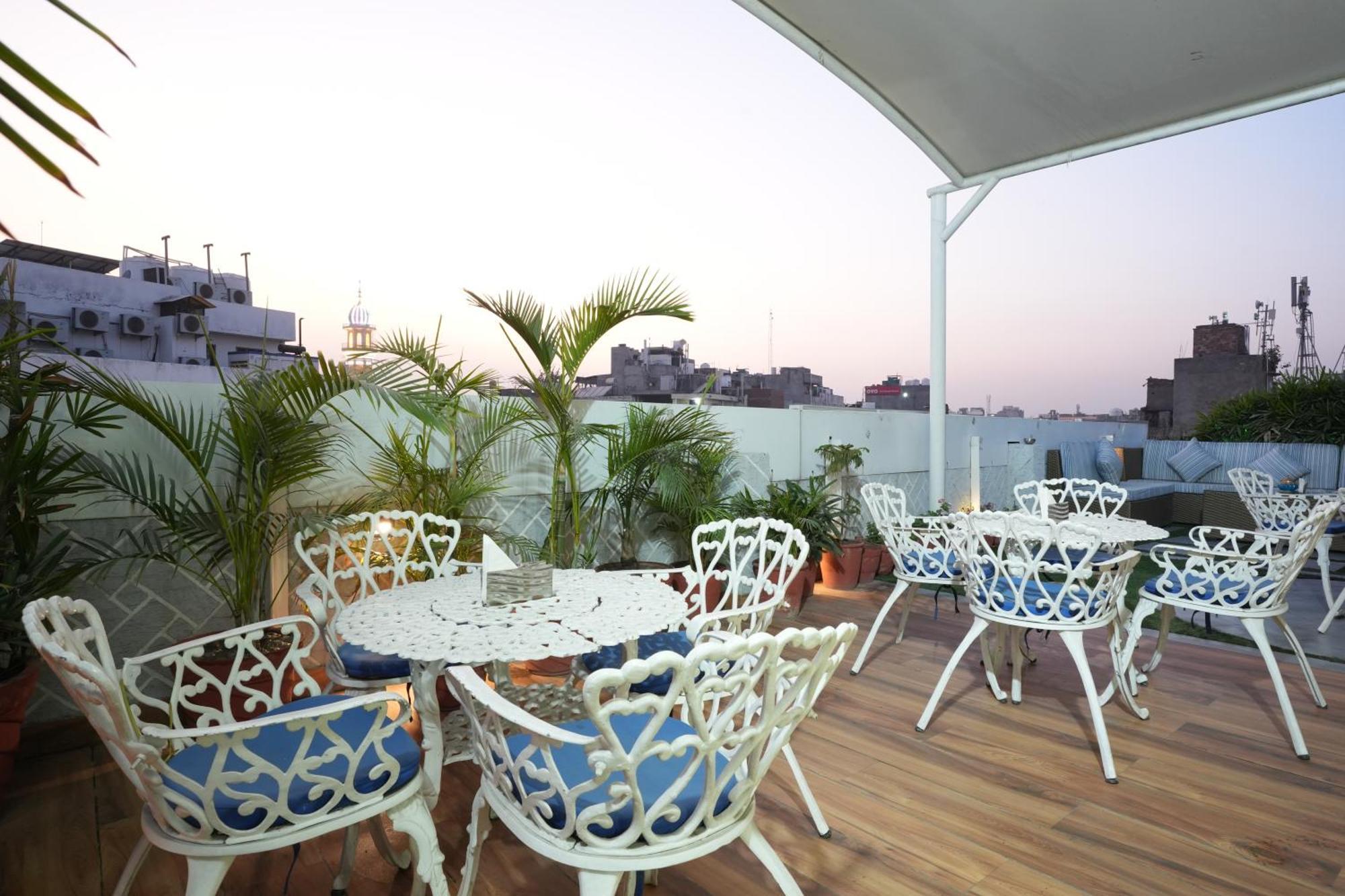 Hotel Stamps Golden Lagoon By Eight Continents - Opposite To Golden Temple