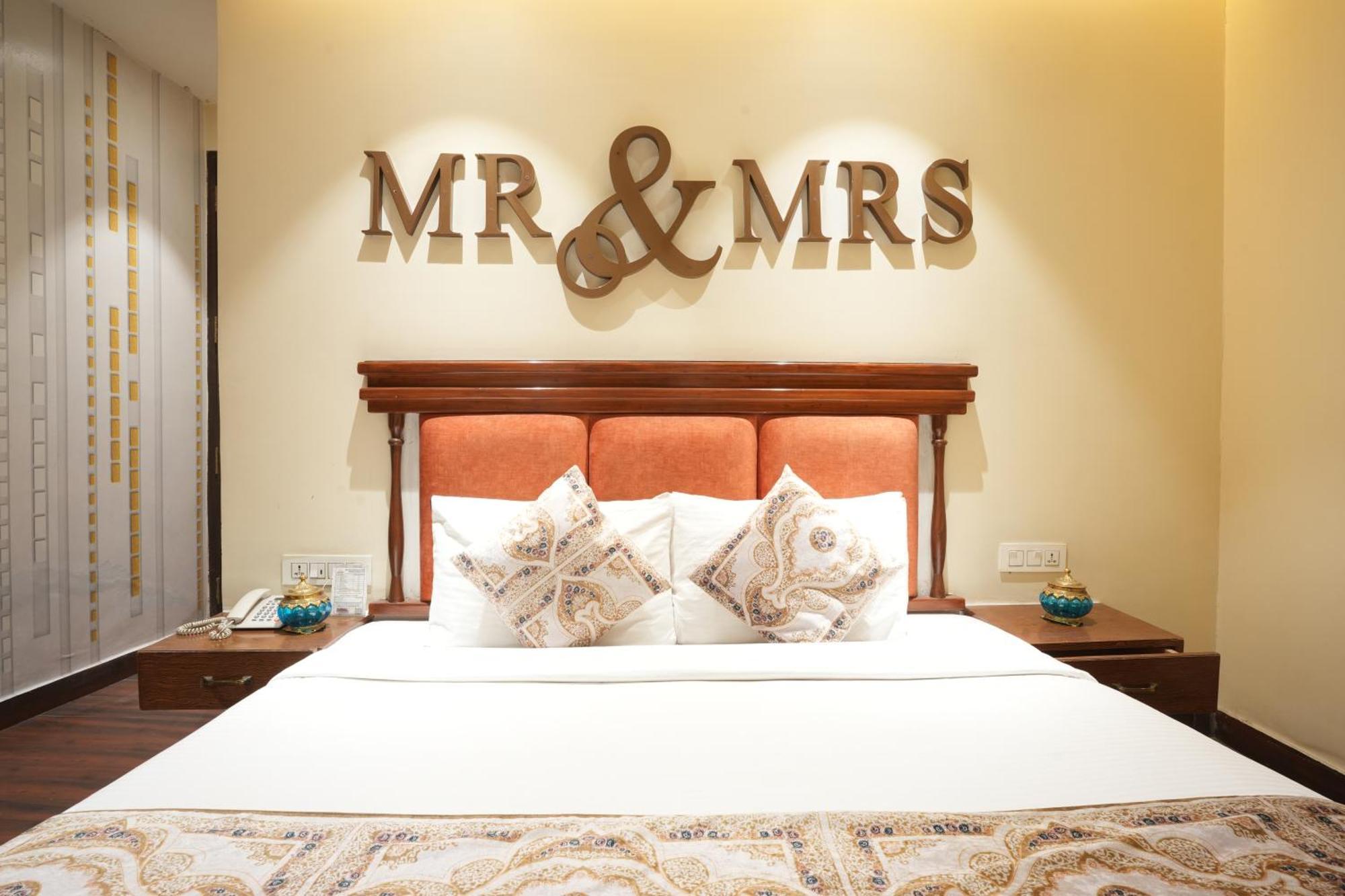 Stamps Golden Lagoon By Eight Continents - Opposite To Golden Temple Hotel Amritsar
