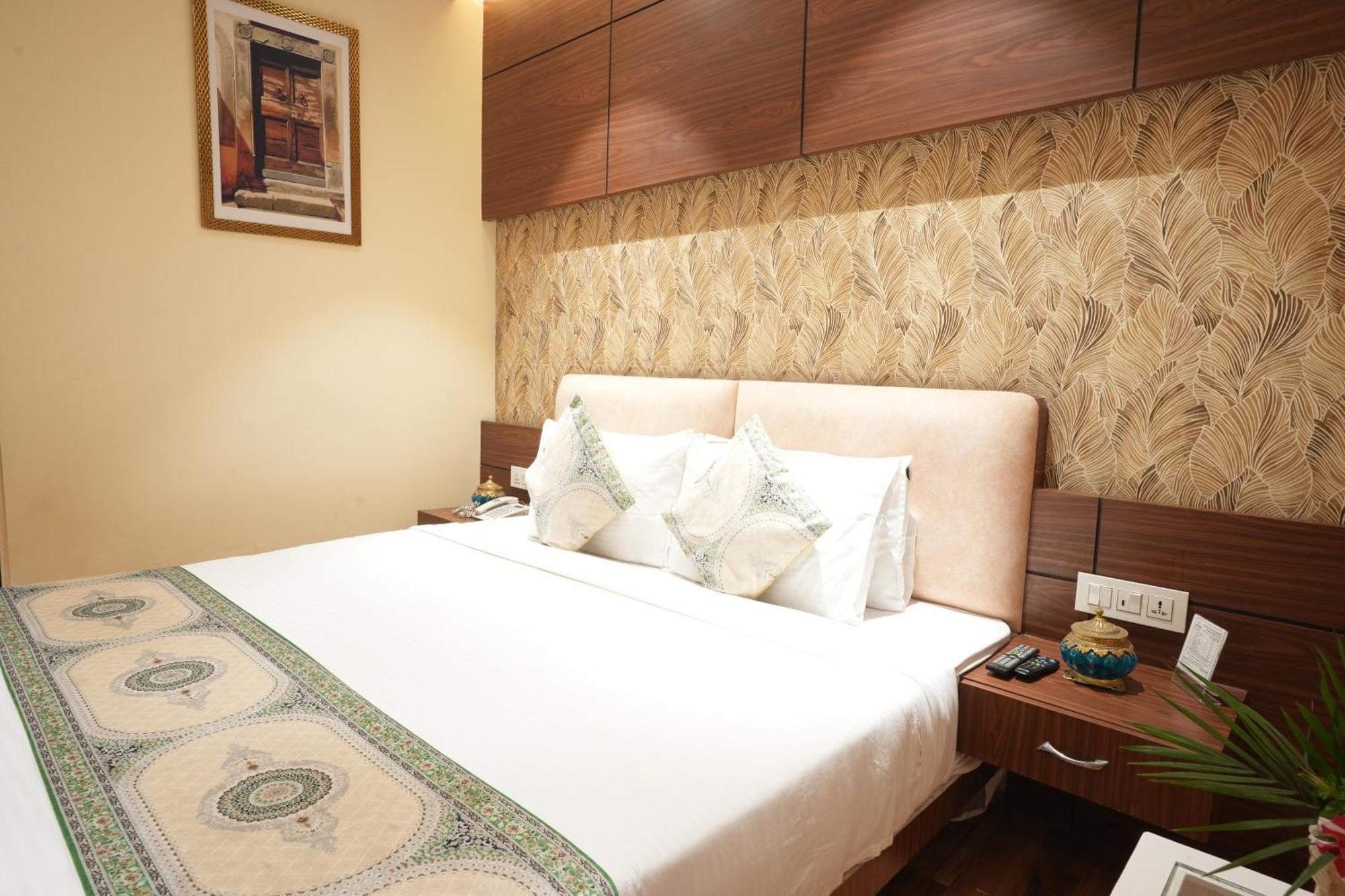 Stamps Golden Lagoon By Eight Continents - Opposite To Golden Temple Hotel