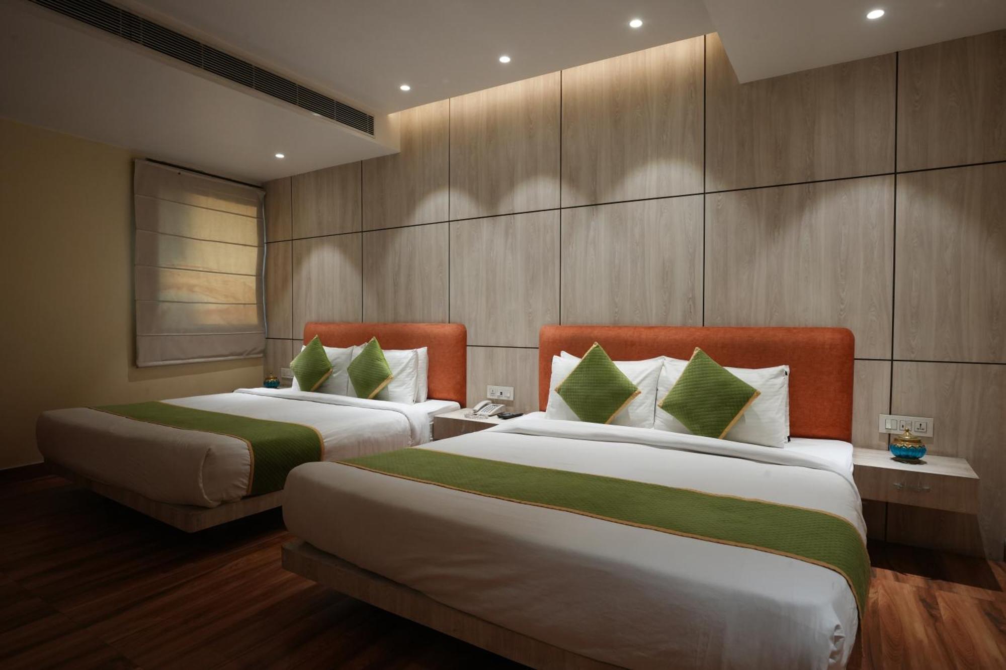 Hotel Stamps Golden Lagoon By Eight Continents - Opposite To Golden Temple