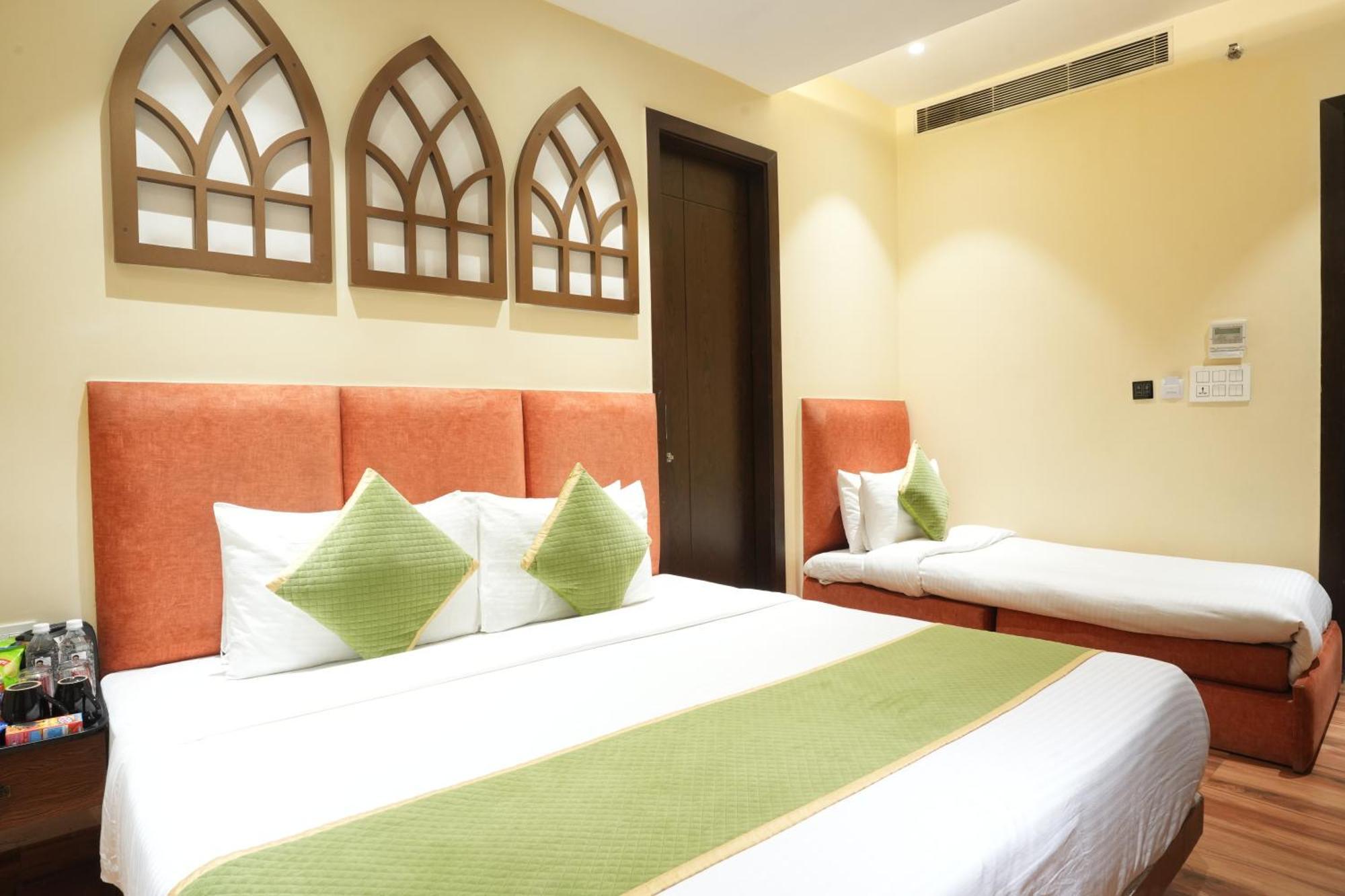 Stamps Golden Lagoon By Eight Continents - Opposite To Golden Temple Hotel Amritsar