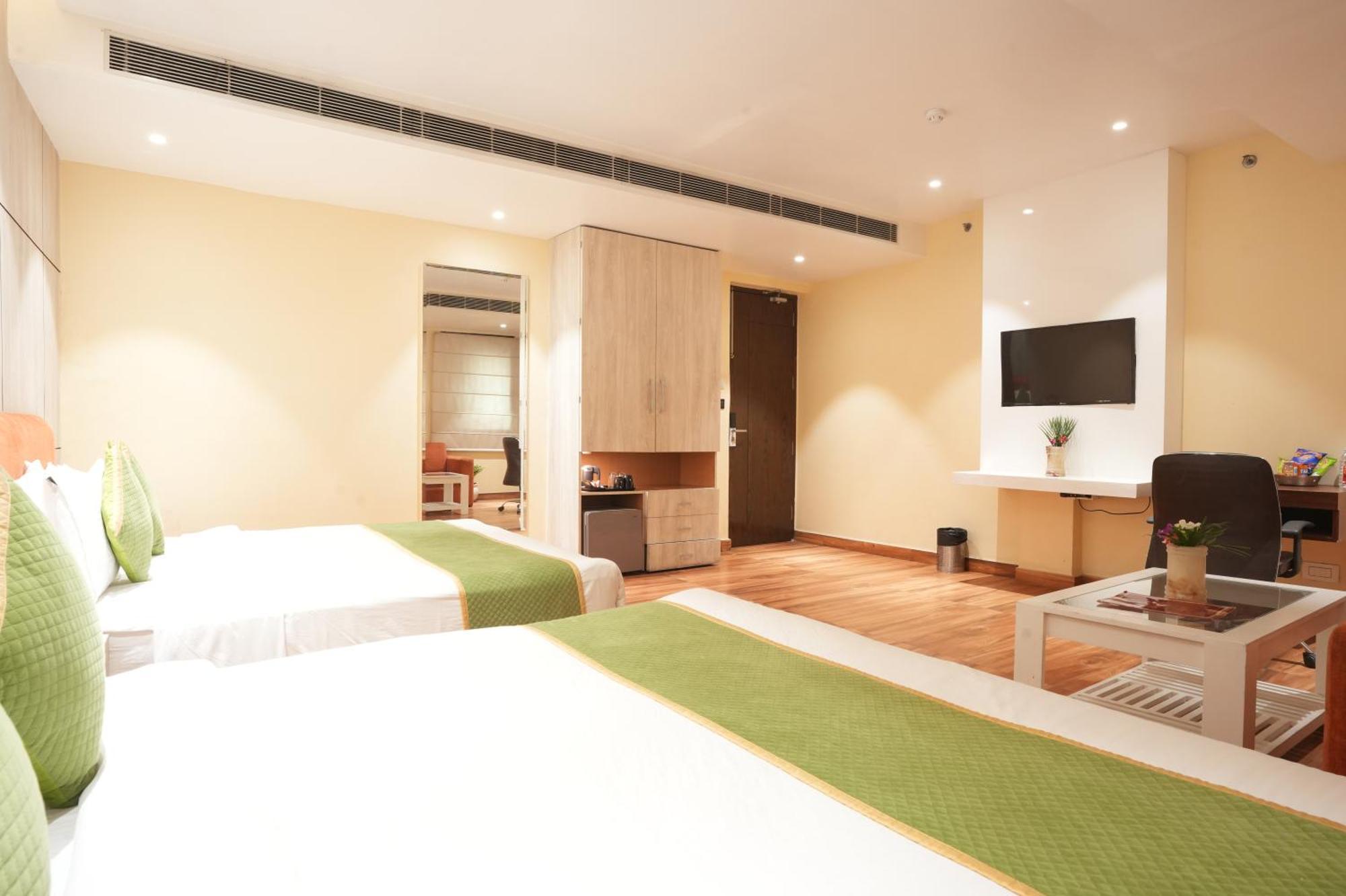 Stamps Golden Lagoon By Eight Continents - Opposite To Golden Temple Hotel 3*
