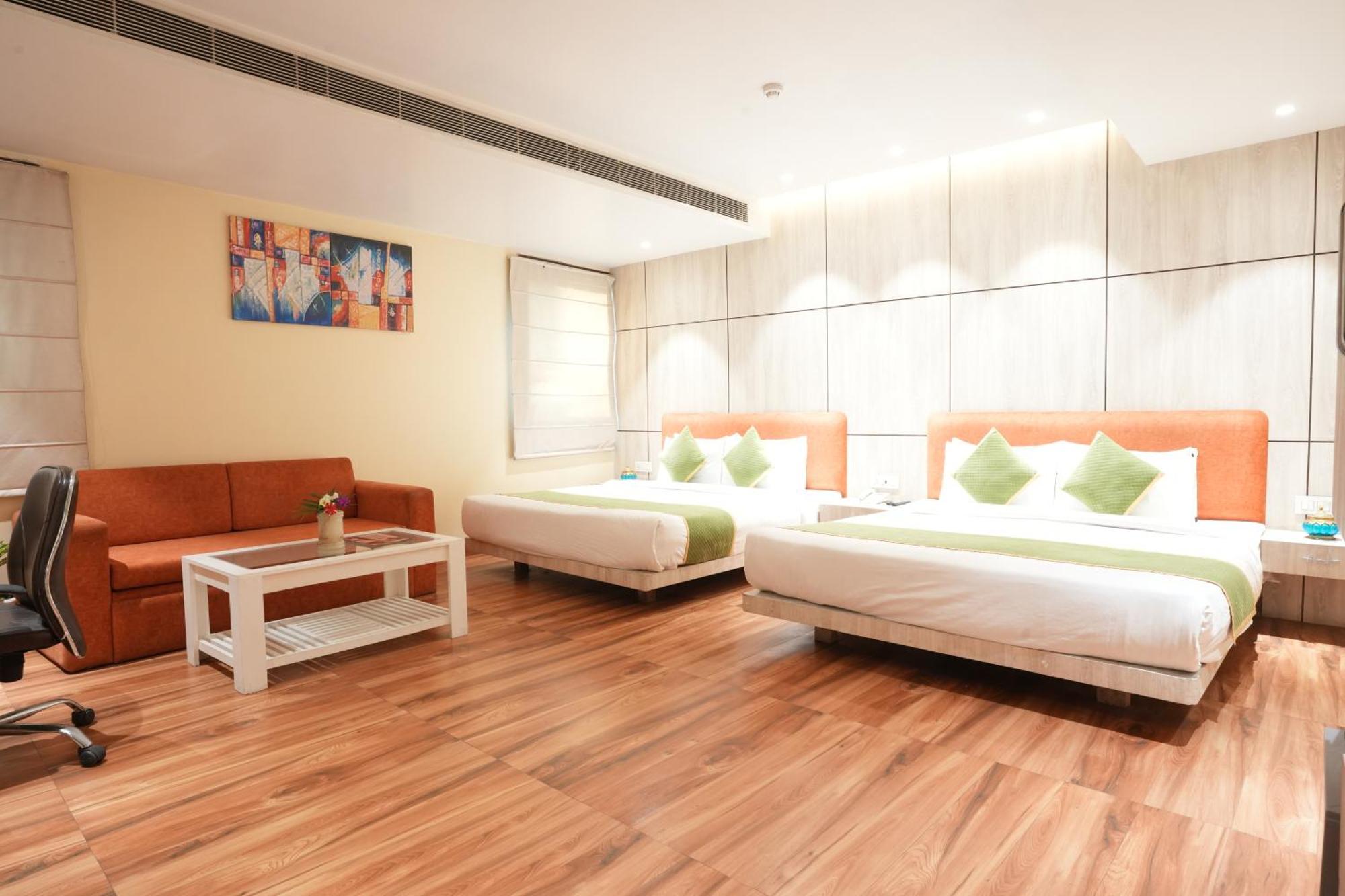 Stamps Golden Lagoon By Eight Continents - Opposite To Golden Temple Hotel Amritsar
