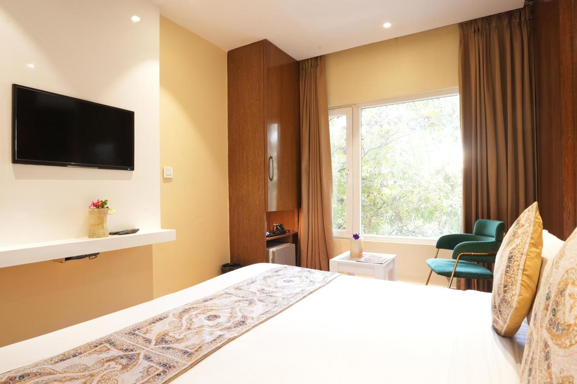 Stamps Golden Lagoon By Eight Continents - Opposite To Golden Temple Hotel 3*