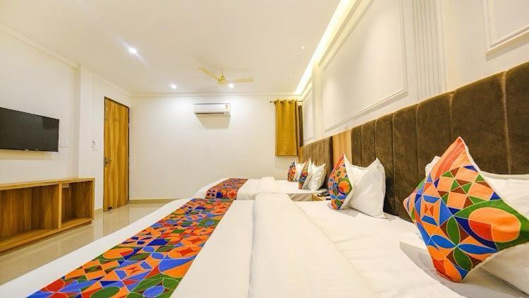 Hotel Midway #top Rated #most Awarded #prime Location #luxury #parking #rooftop Cafe Amritsar