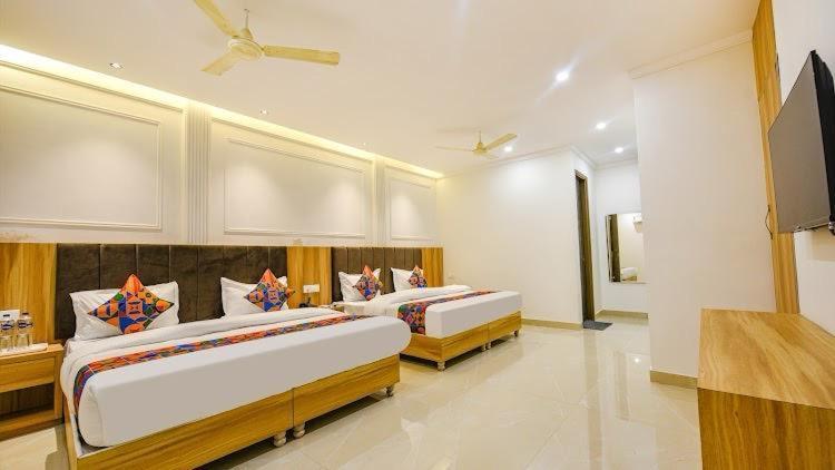 Midway #top Rated #most Awarded #prime Location #luxury #parking #rooftop Cafe 5* Amritsar