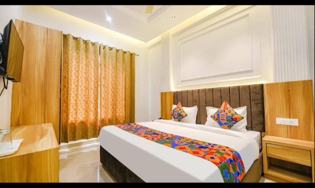 Midway #top Rated #most Awarded #prime Location #luxury #parking #rooftop Cafe 5* Amritsar