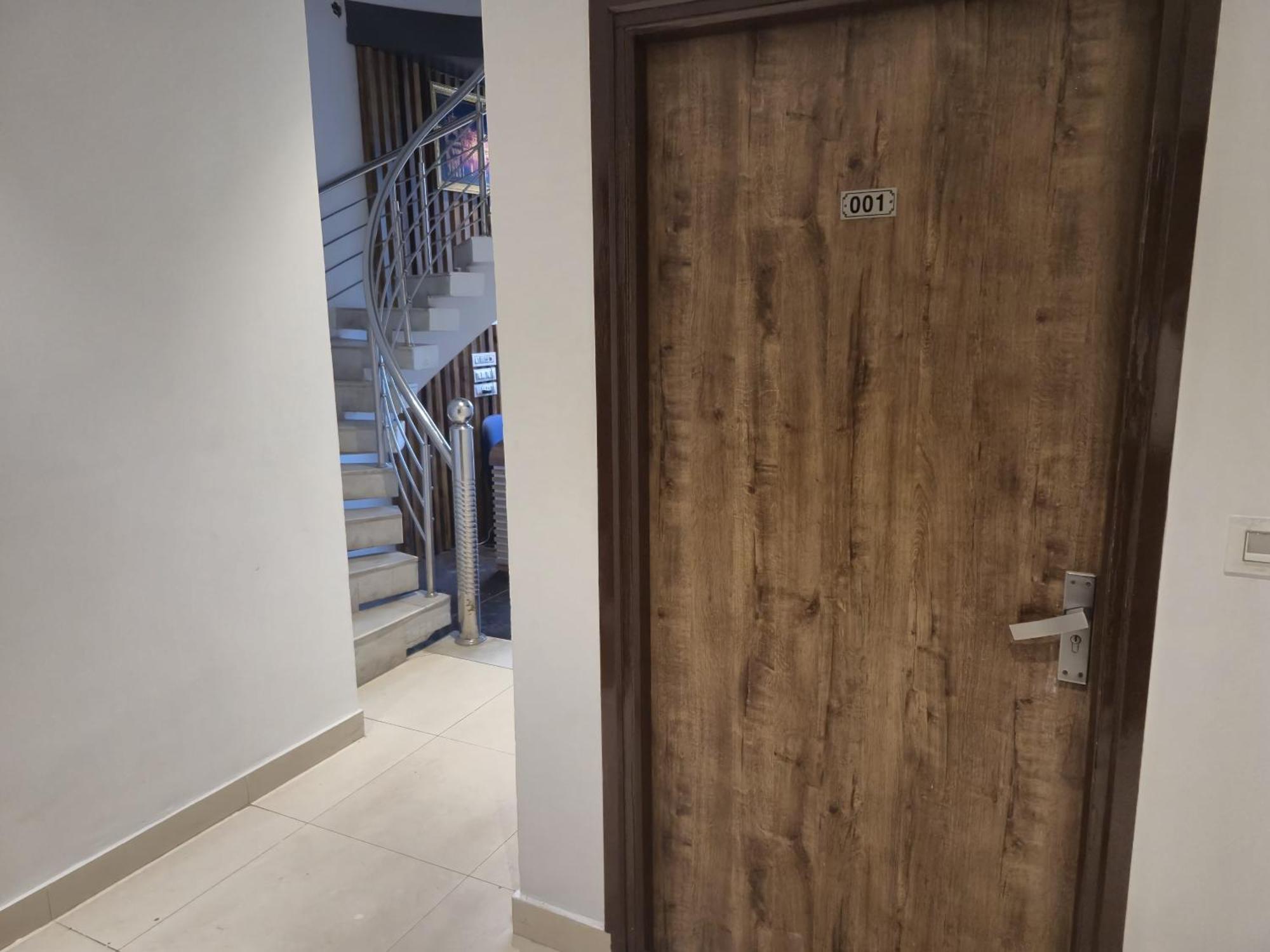 Hotel Jk Residency