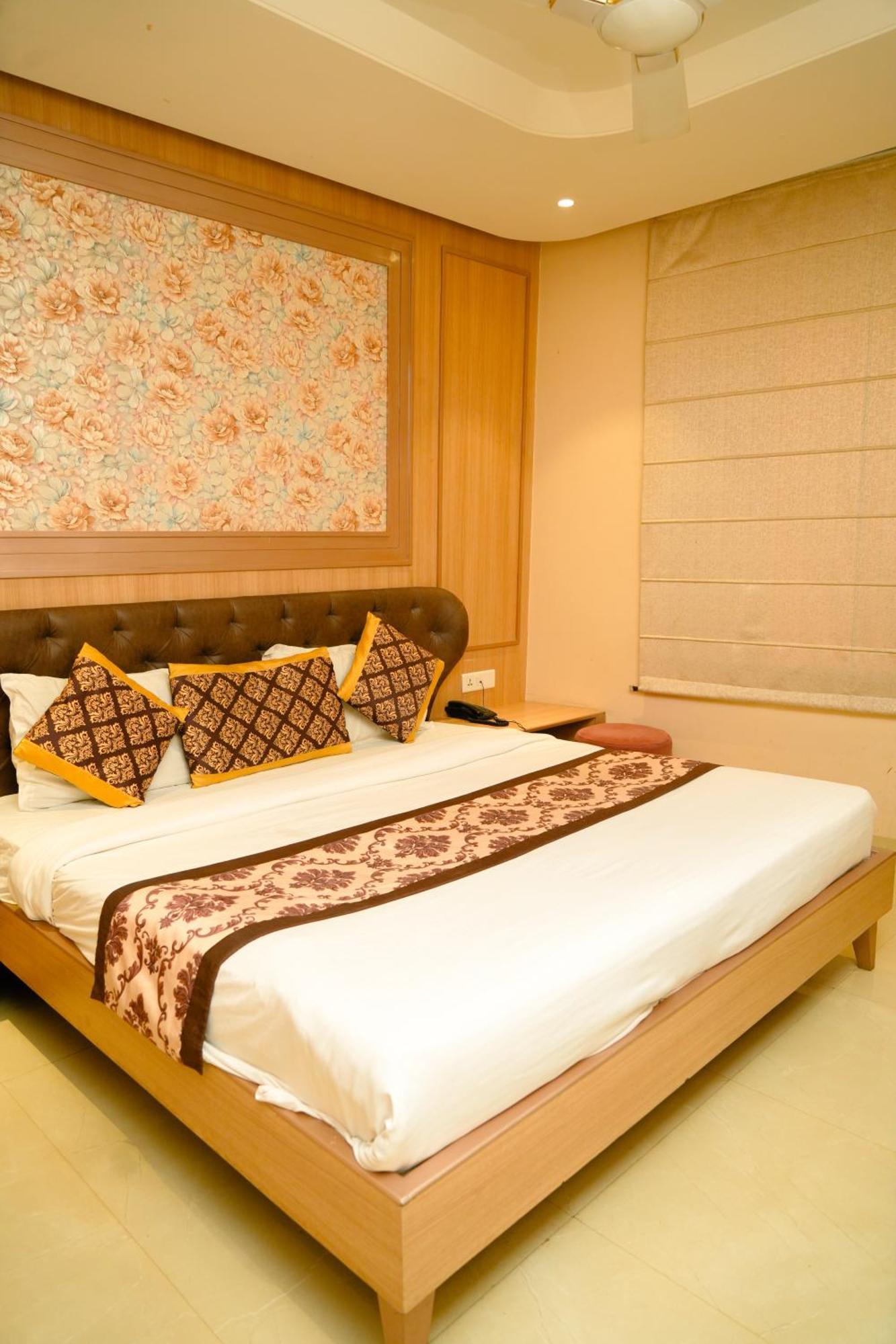 Hotel An Hotels Amritsar Close To Golden Temple 5*