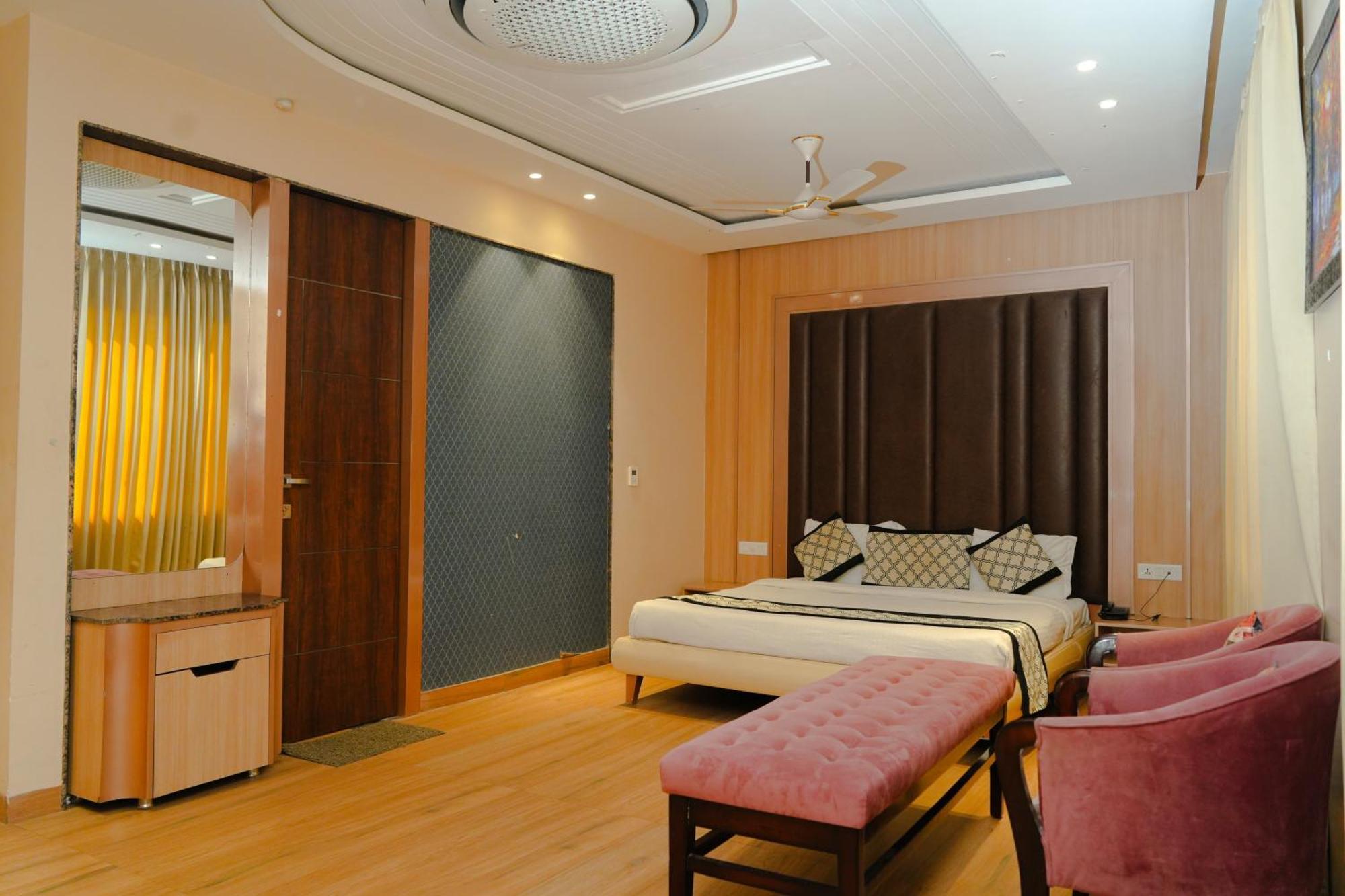 Hotel An Hotels Amritsar Close To Golden Temple 5*