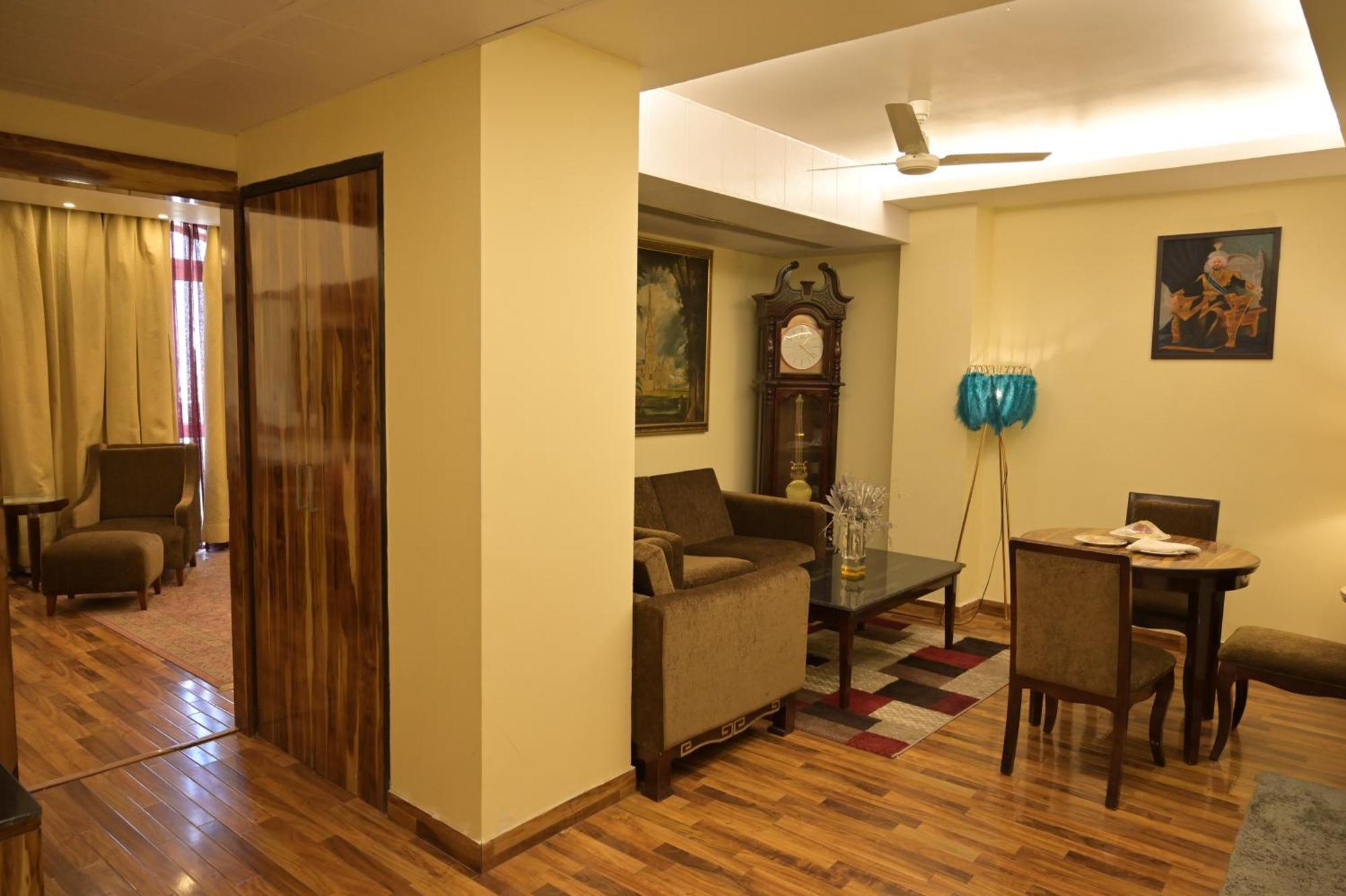Hk Clarks Inn, Hotel 3*