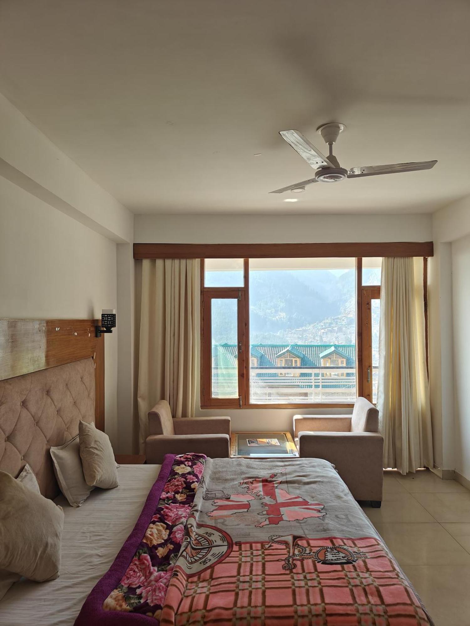 Hotel Santosh Cafe &
