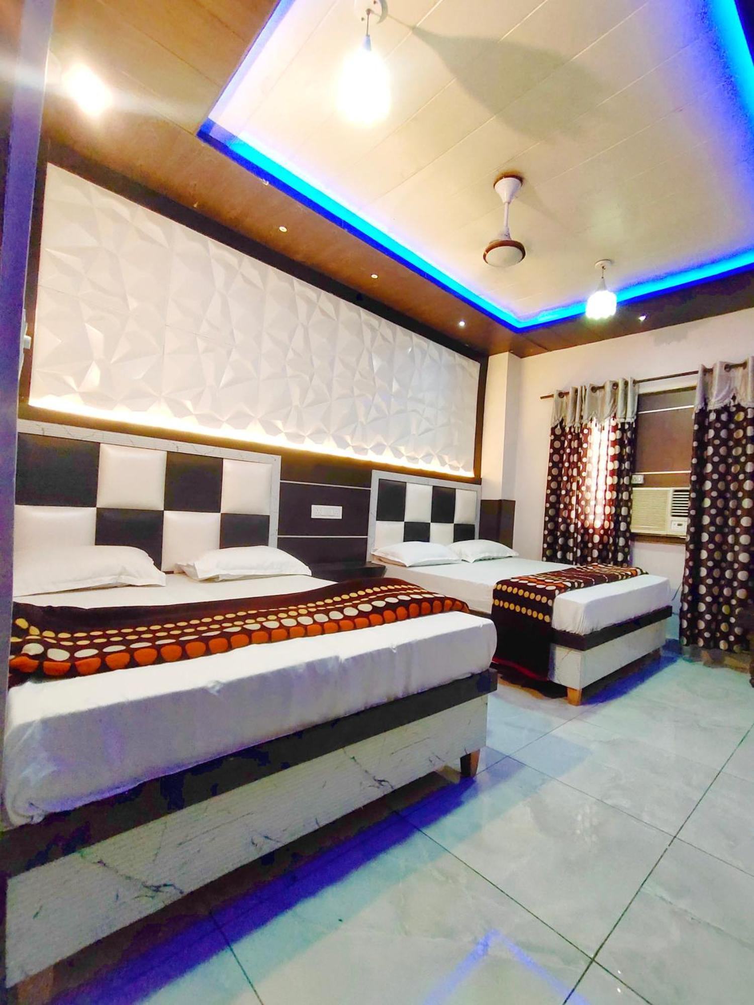 Revoli Hotel Amritsar