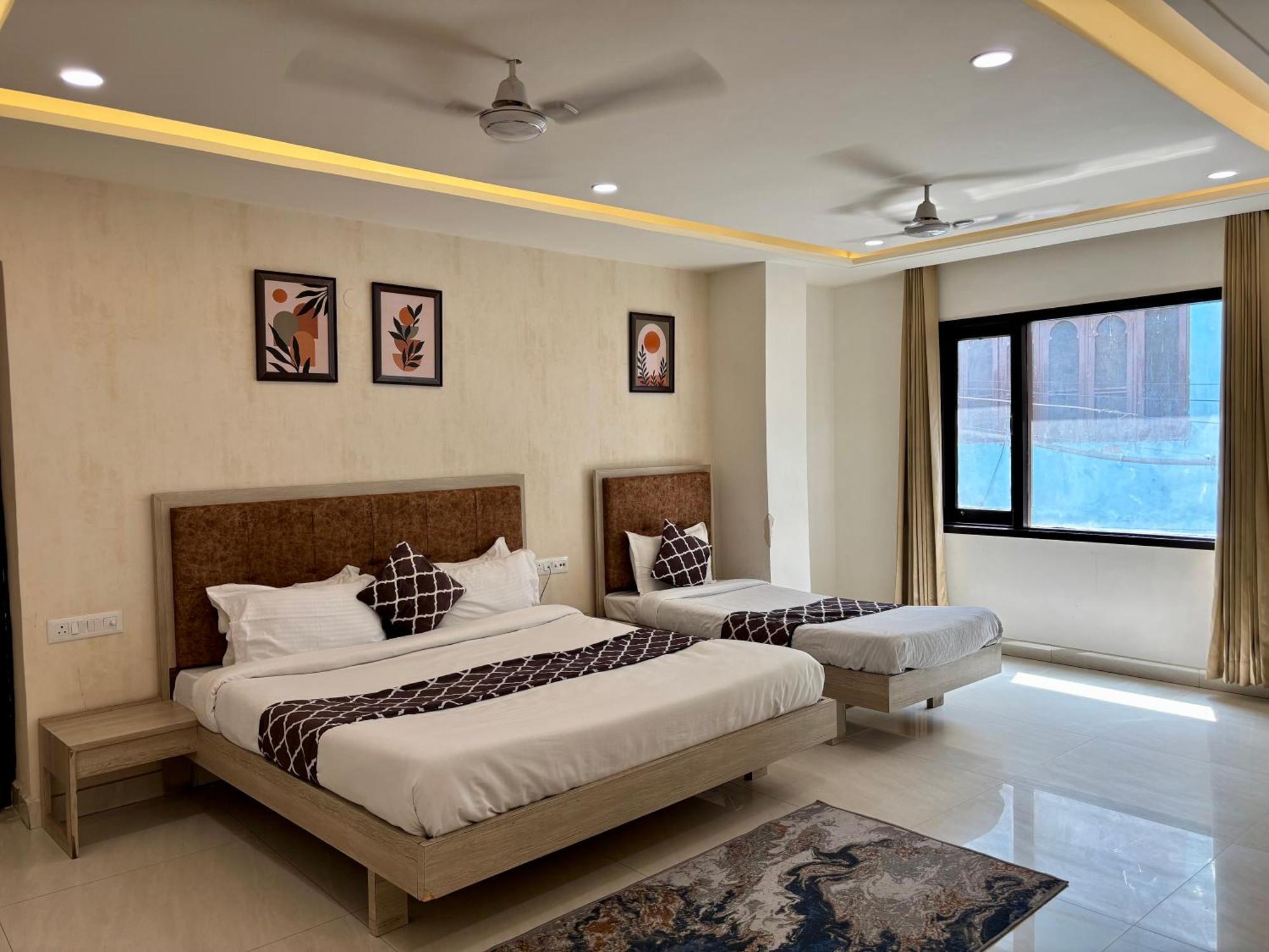 G R Residency Golden Temple Just 2 Mins Walking Distance From Amritsar