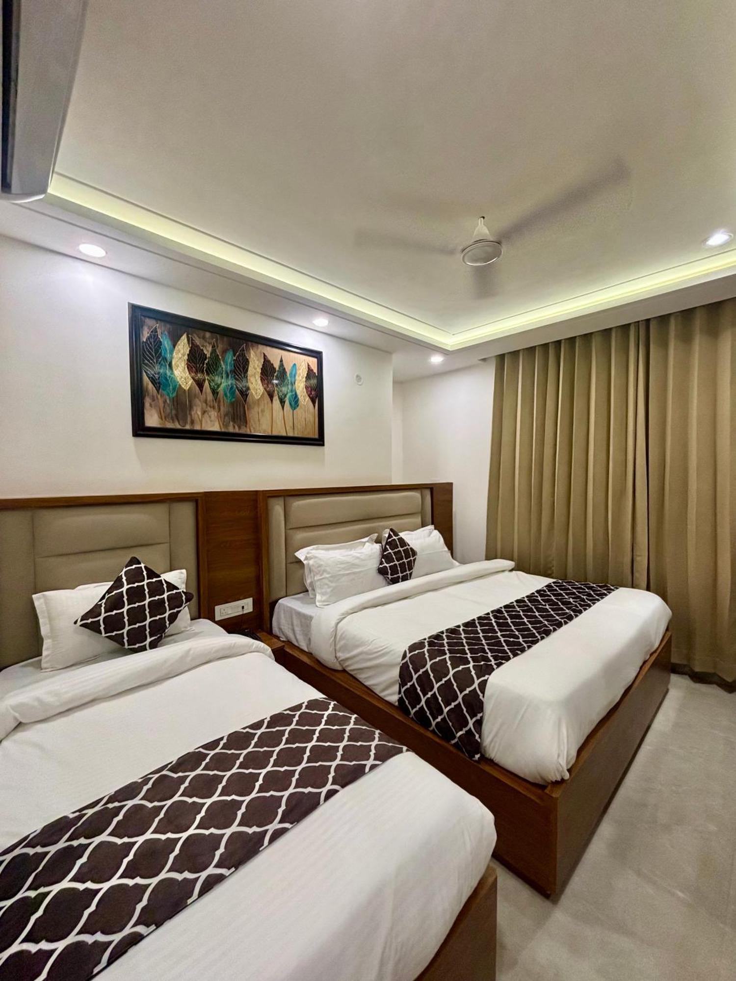 G R Residency Golden Temple Just 2 Mins Walking Distance From 2*