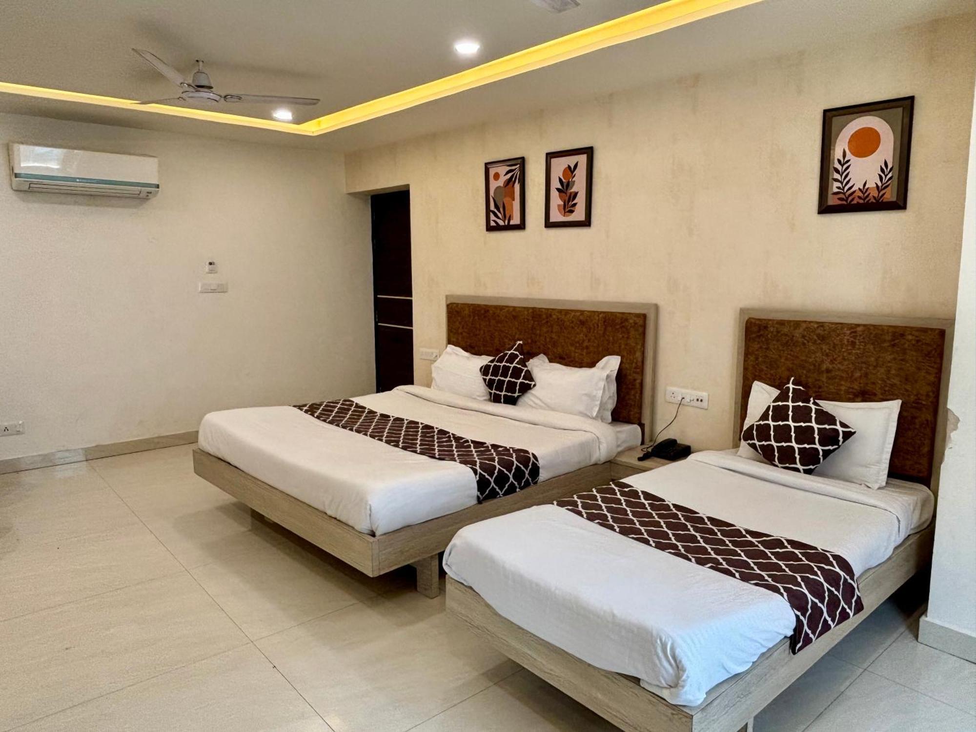 G R Residency Golden Temple Just 2 Mins Walking Distance From 2* Amritsar