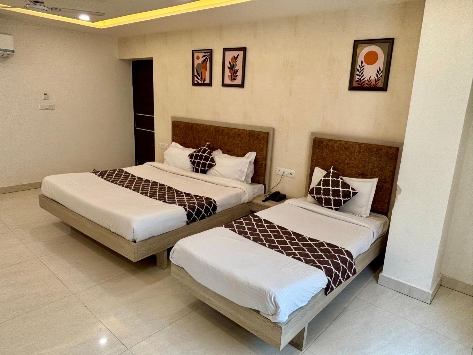 G R Residency Golden Temple Just 2 Mins Walking Distance From 2*