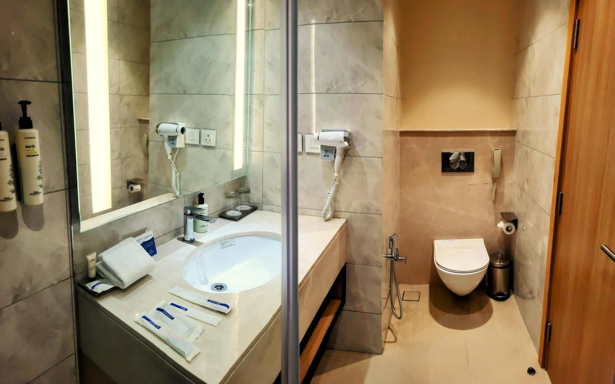 Golden Sarovar Portico Hotel