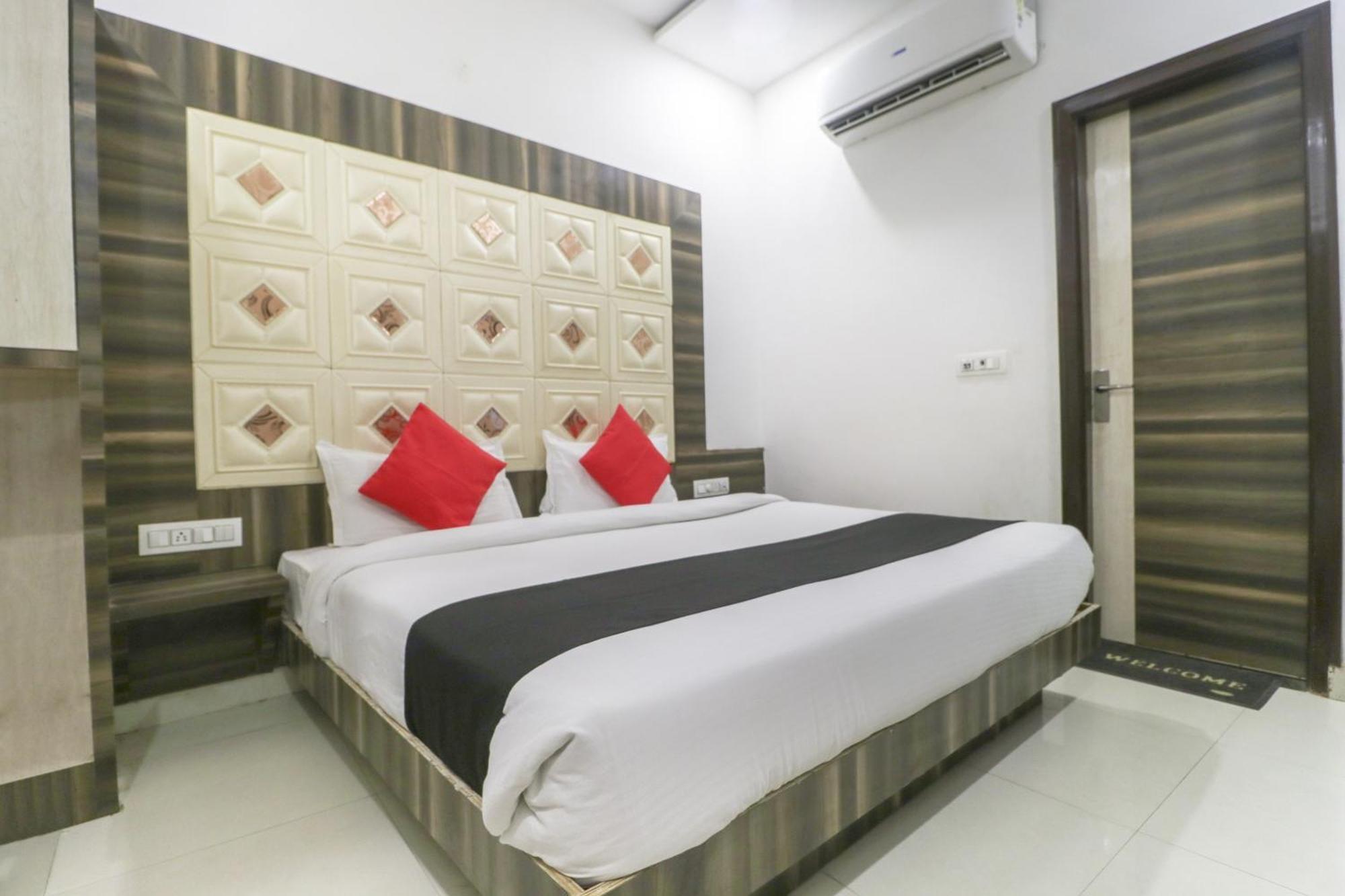 Oyo 77326 Hotel Royal View Amritsar