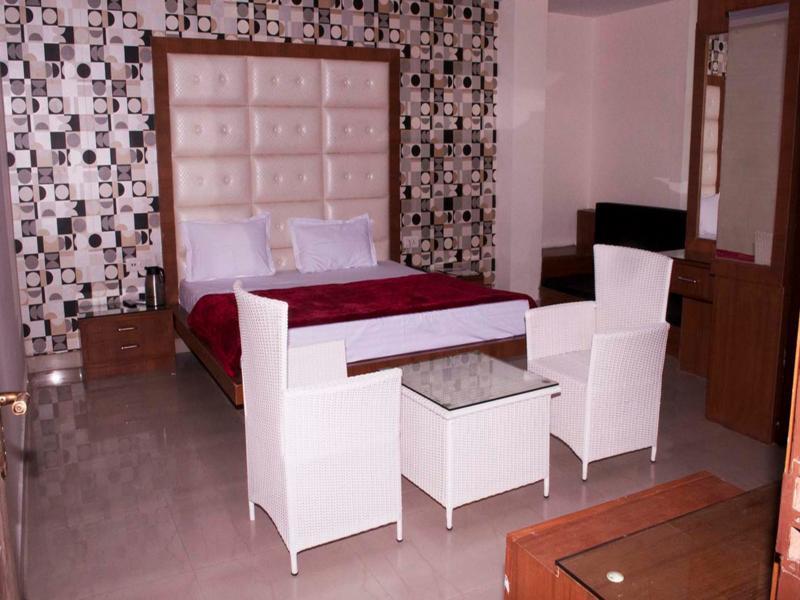 Park Side Navjyoti Hotel 3*