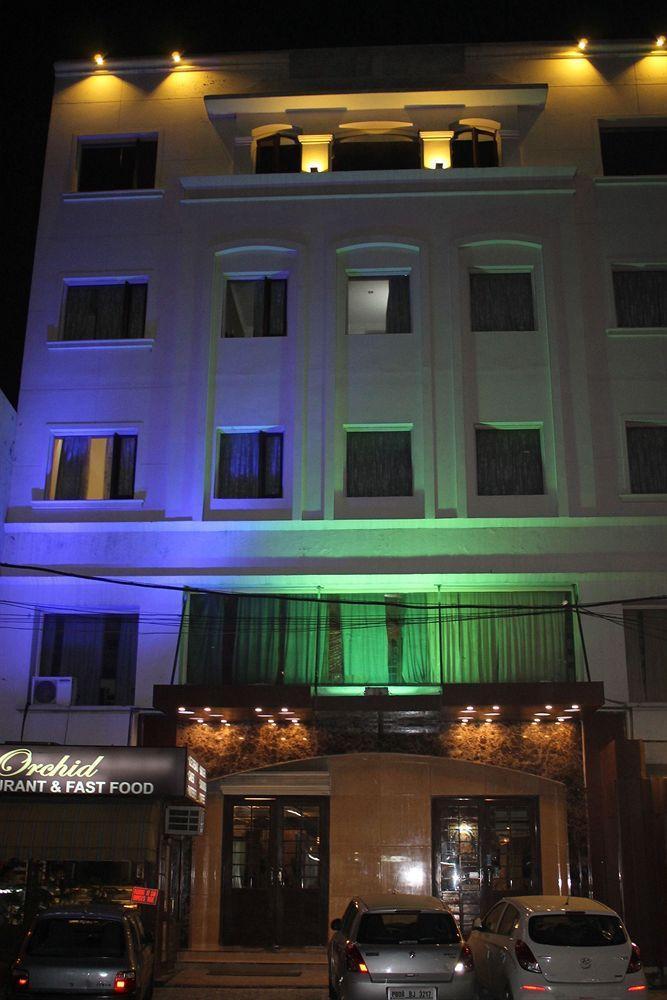 Hotel Shiraz Castle 3*