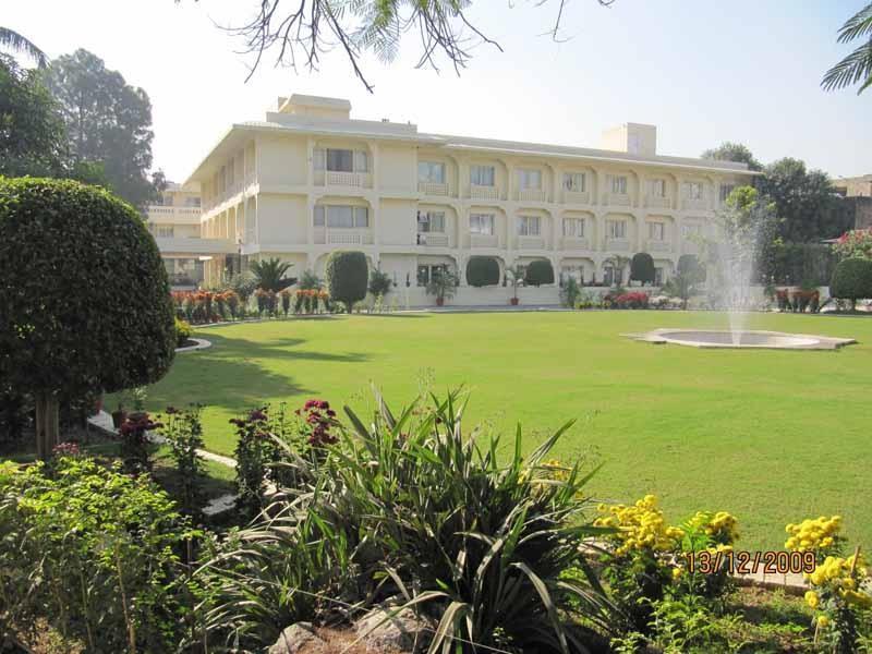 Ritz Plaza 4*