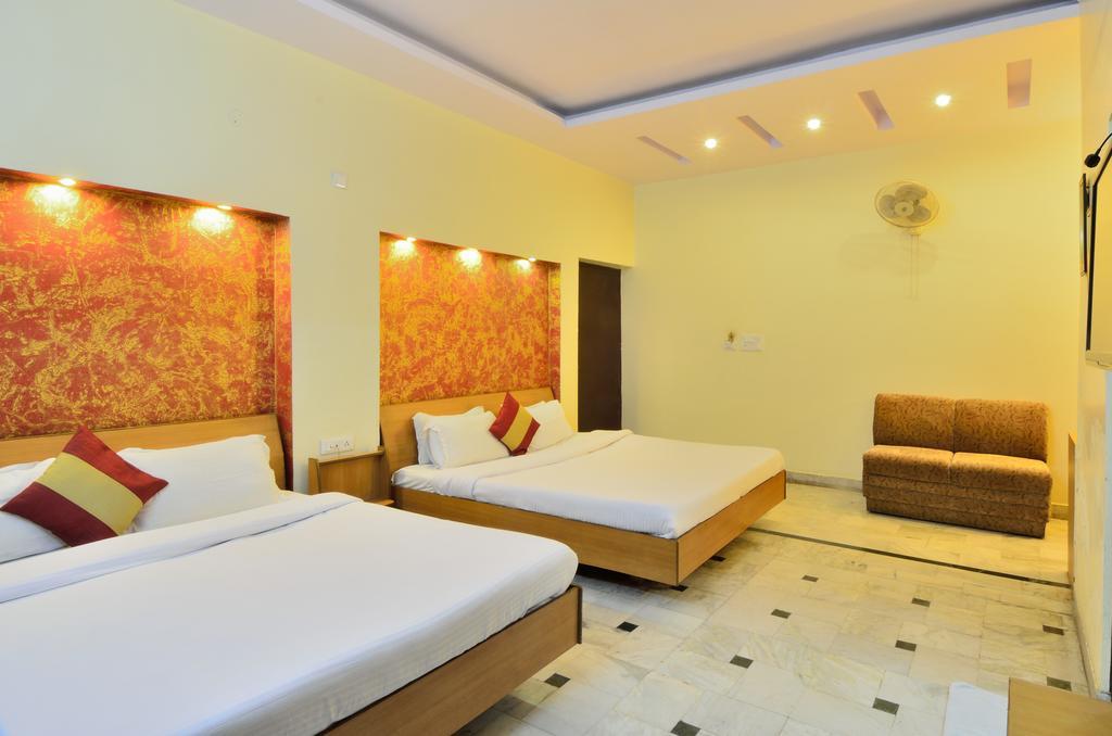 Roopa International 3* Amritsar