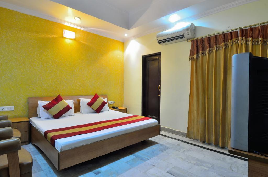 Roopa International 3* Amritsar