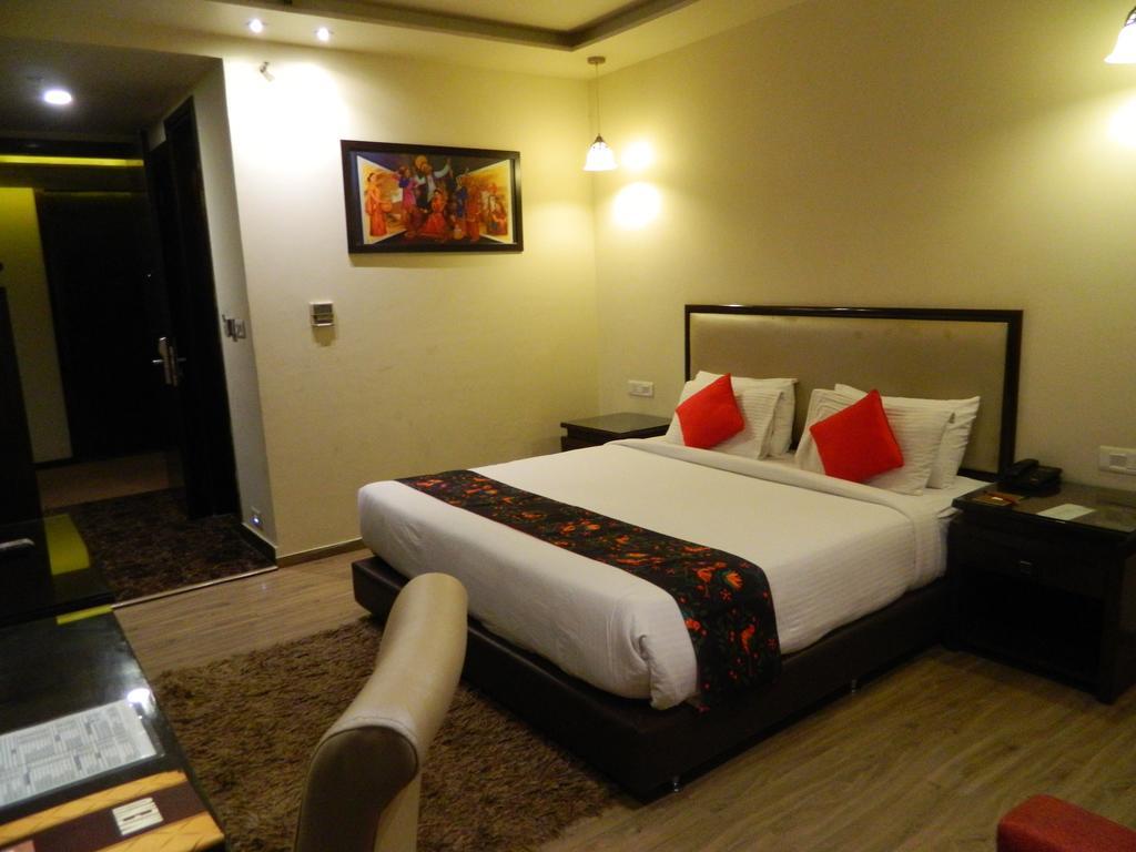 One Earth Avaas Hotel 4*